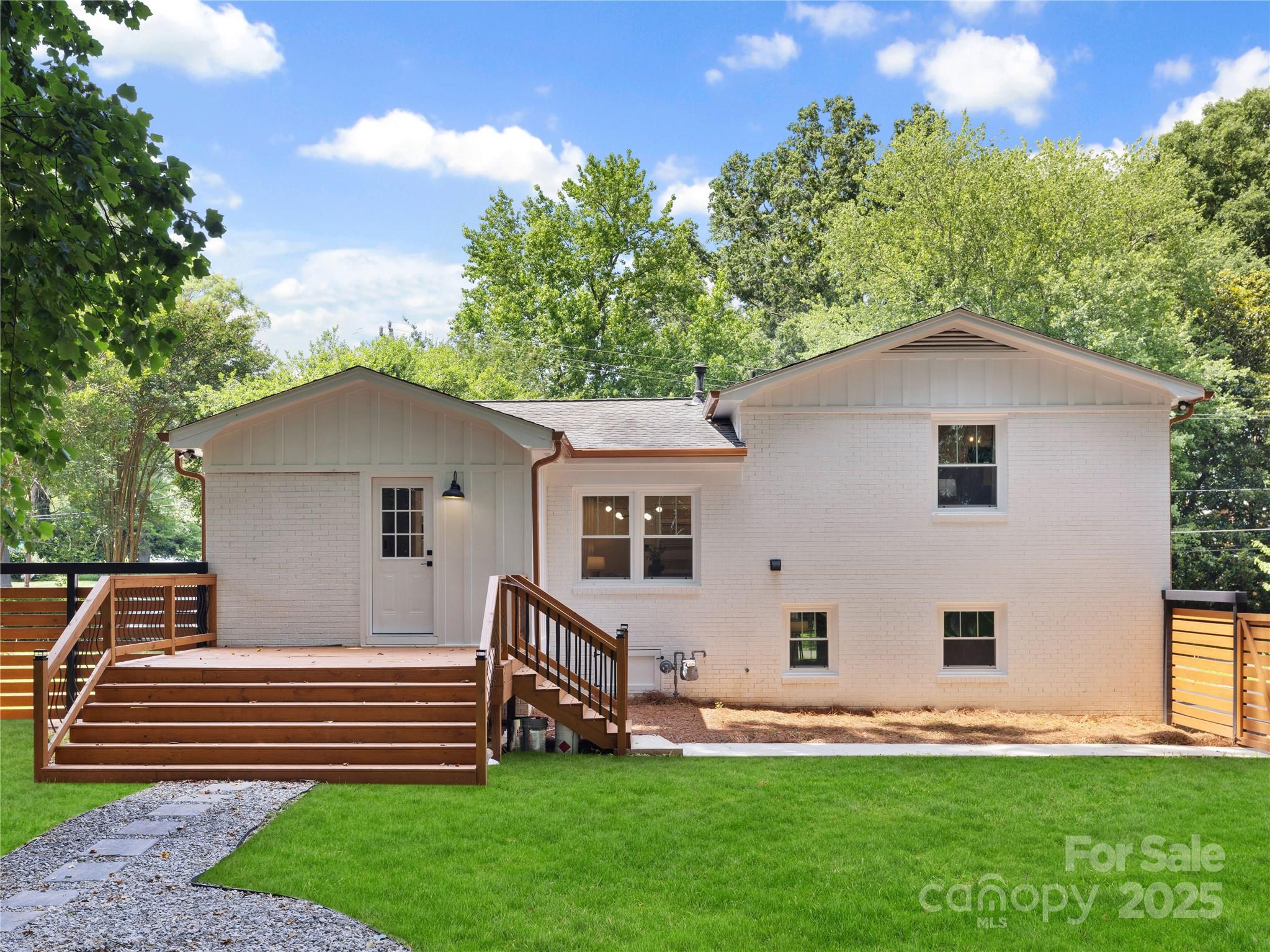 2120 Shadyview Drive
