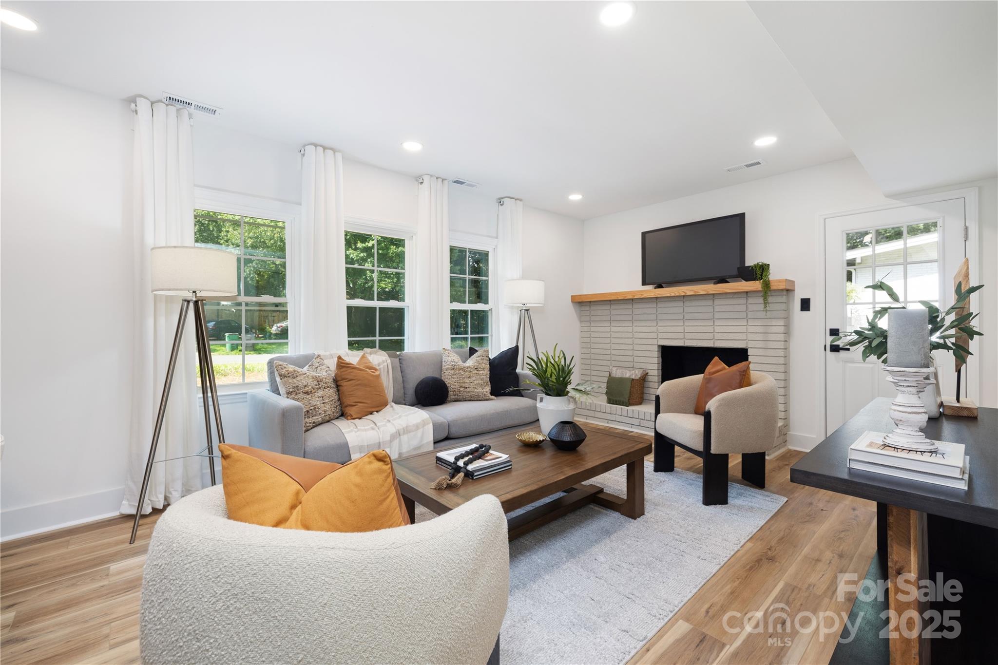 2120 Shadyview Drive