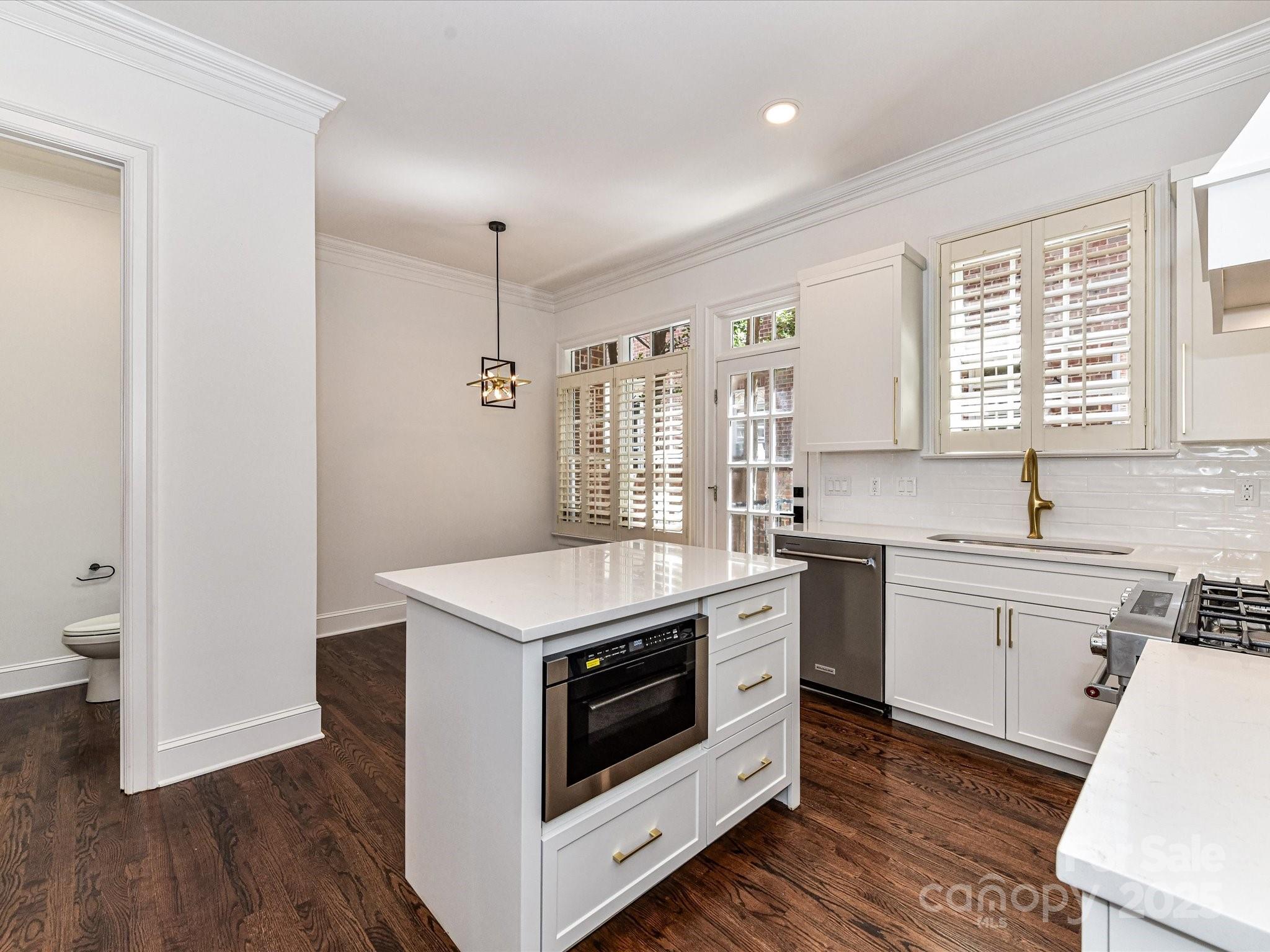 344 S Laurel Avenue