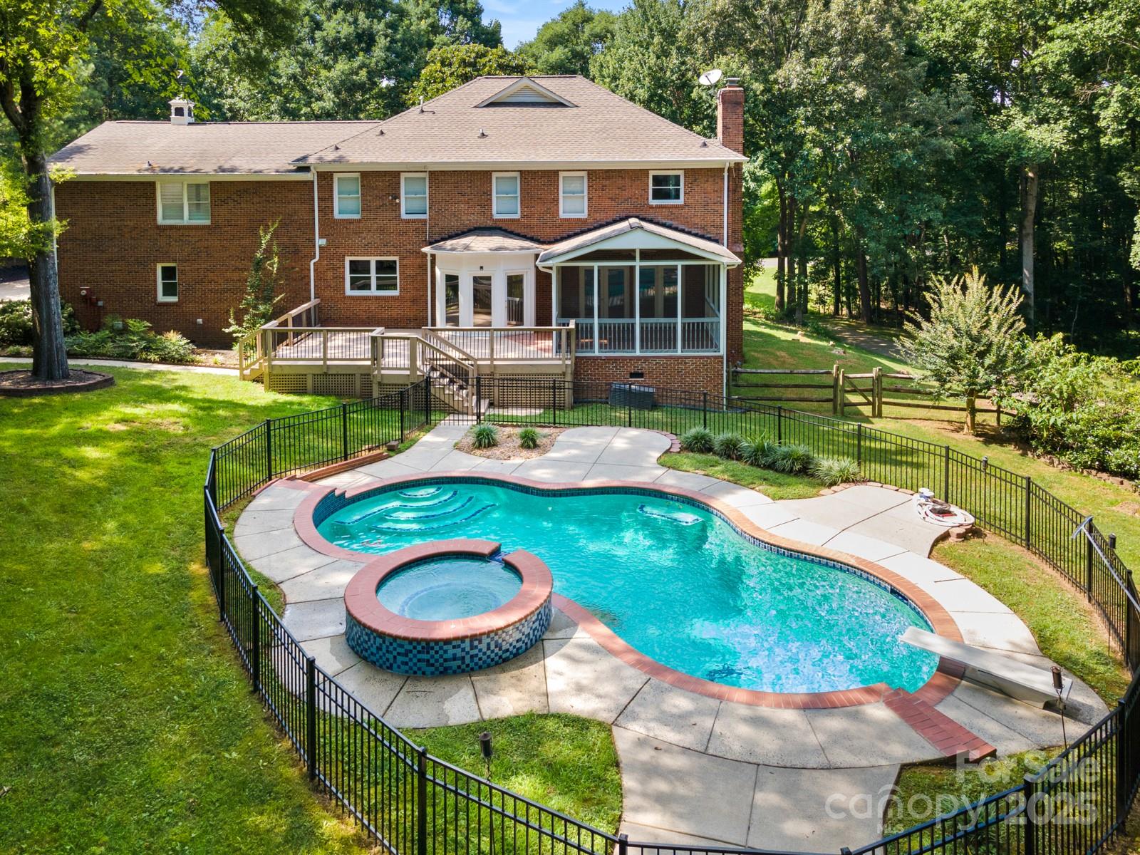 1134 Willow Oaks Trail