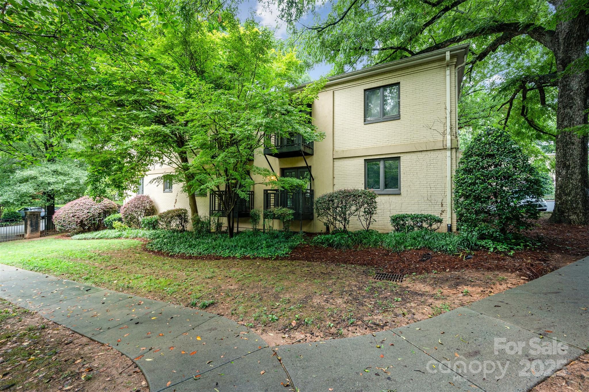 207 N Dotger Avenue Unit: C14