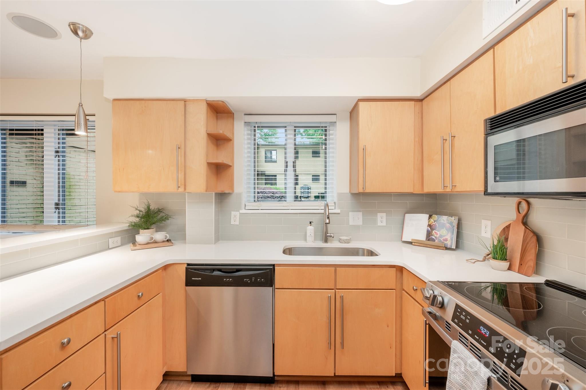207 N Dotger Avenue Unit: C14