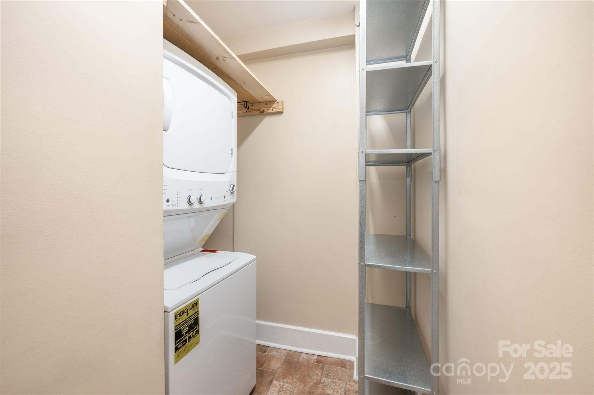 207 N Dotger Avenue Unit: C14