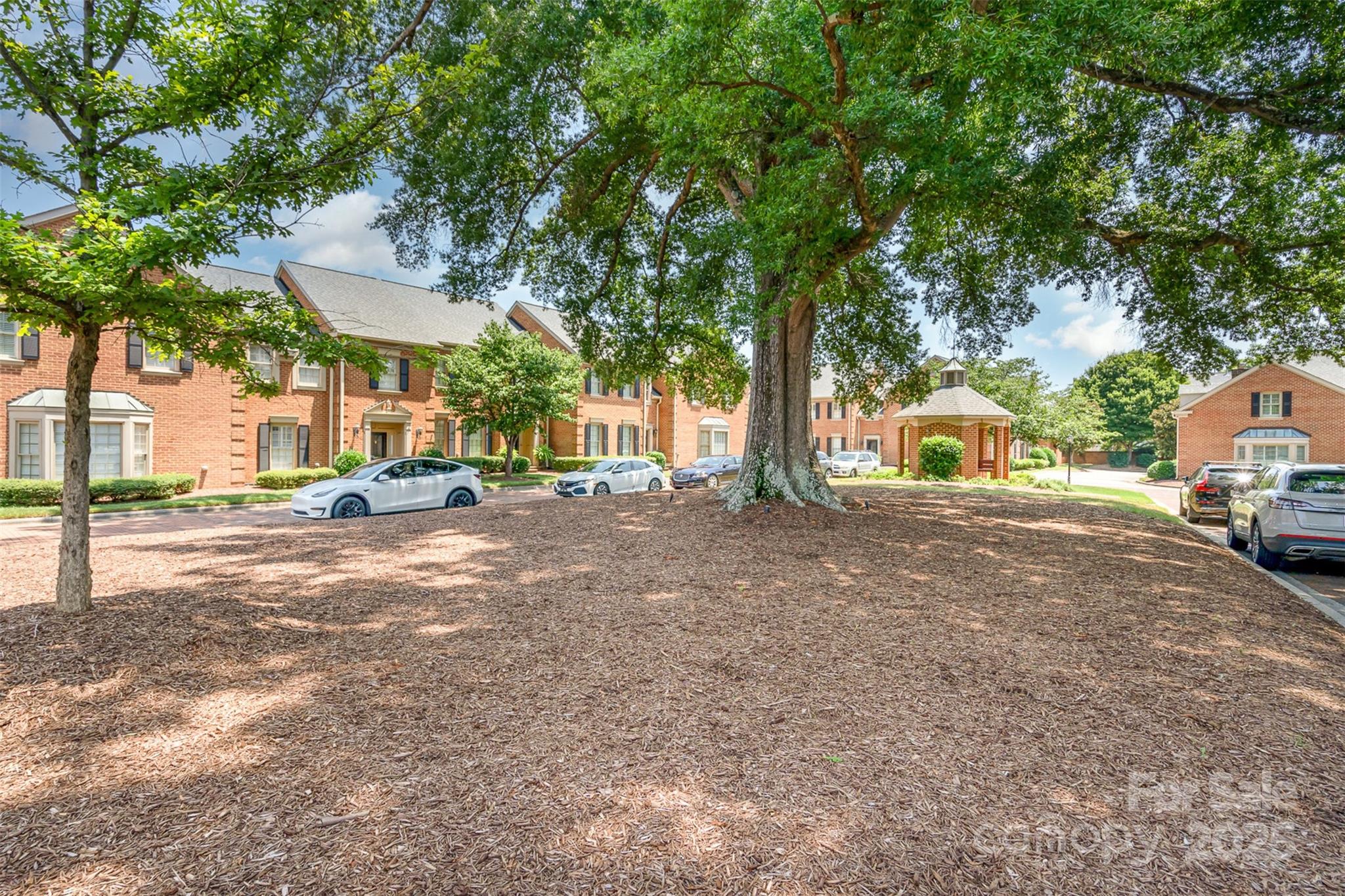 2825 Sharon View Road