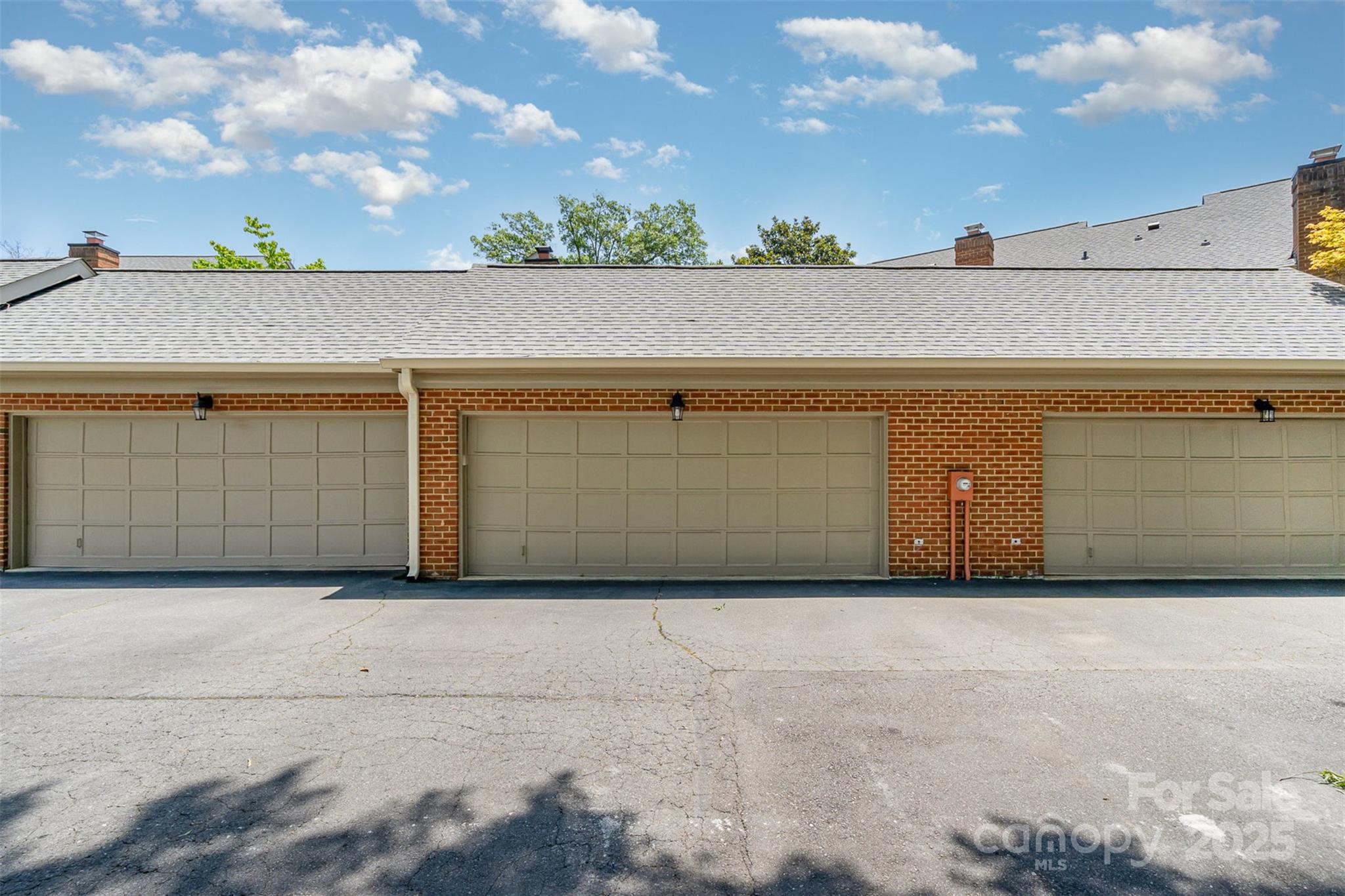 2825 Sharon View Road