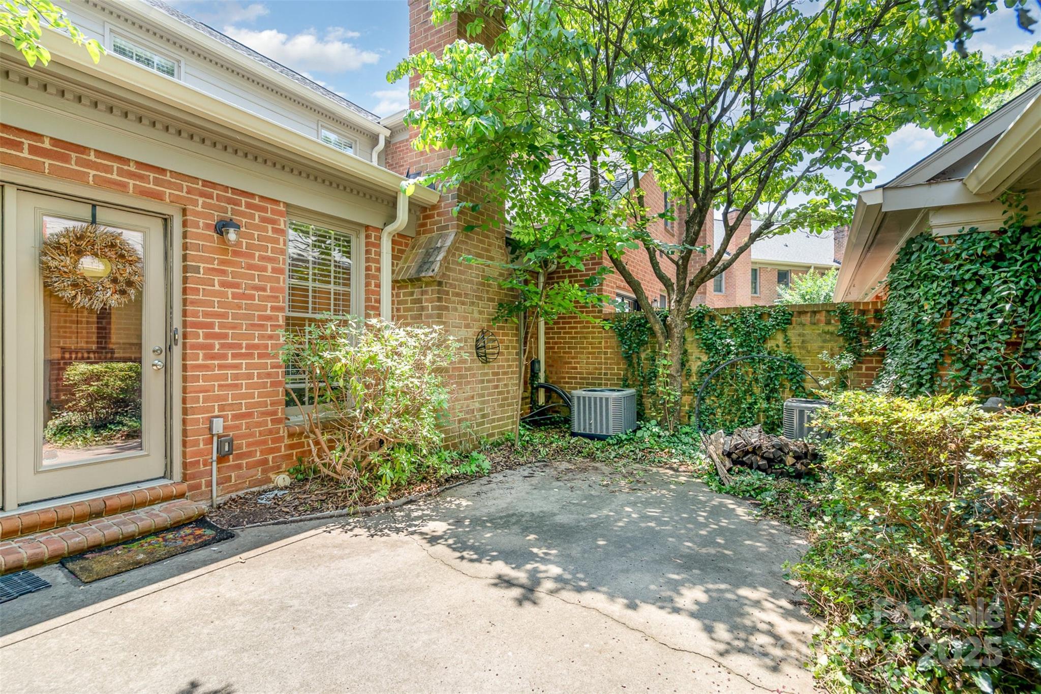 2825 Sharon View Road