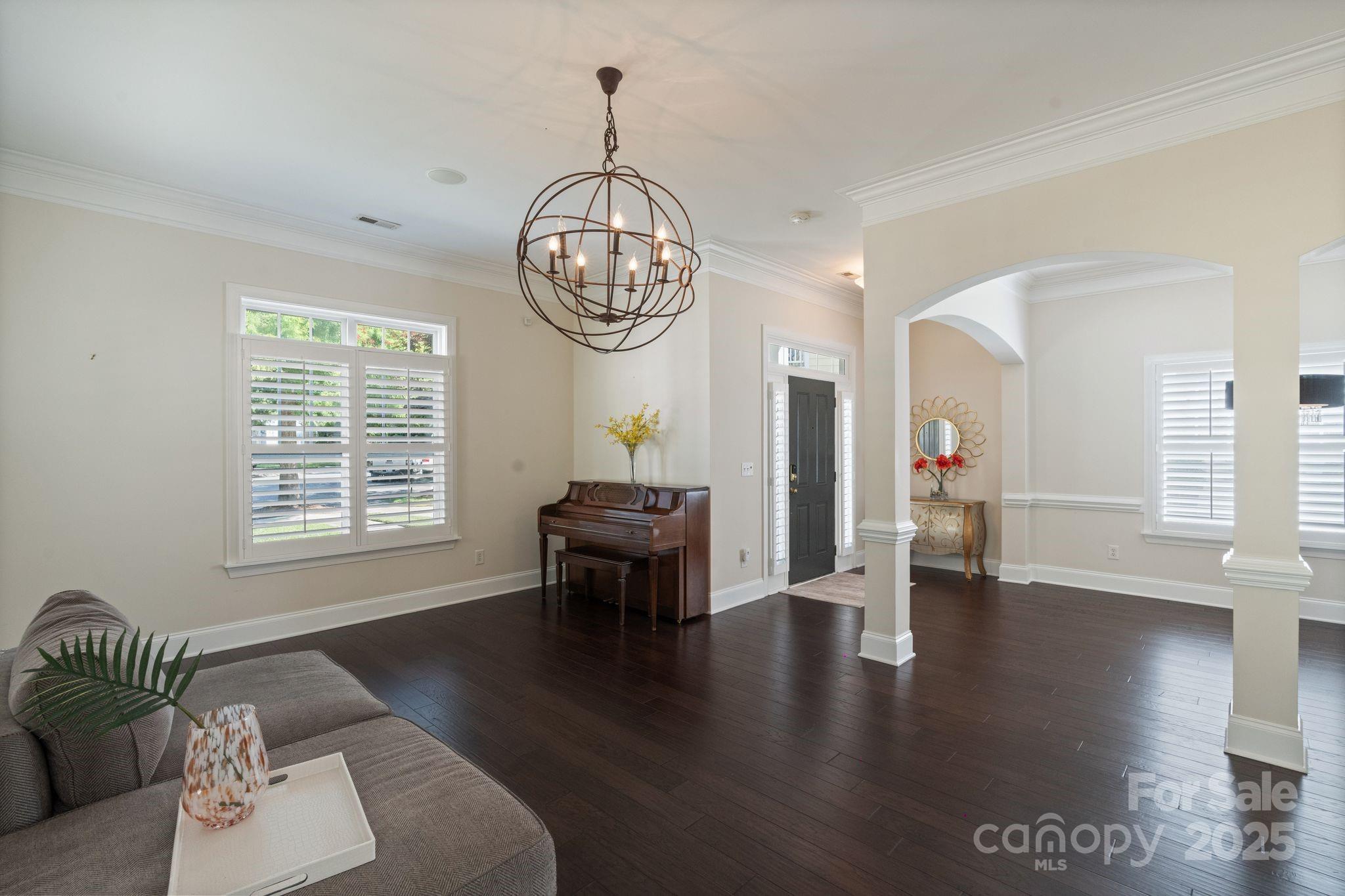 1949 Lela Avenue