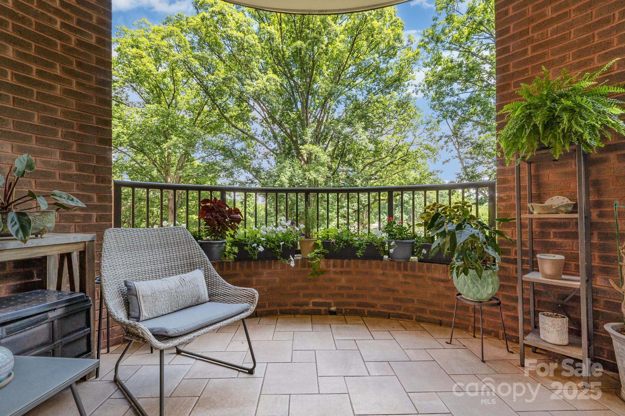830 Cherokee Road