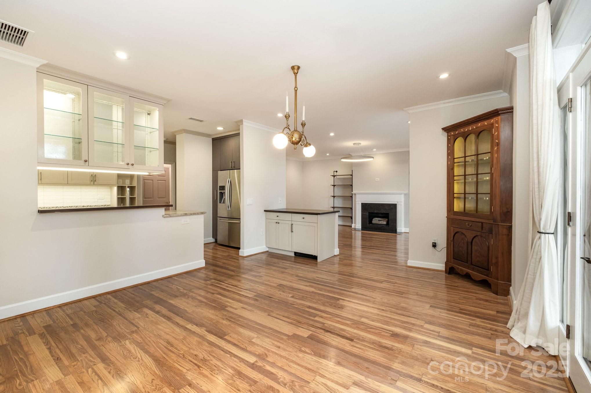 830 Cherokee Road