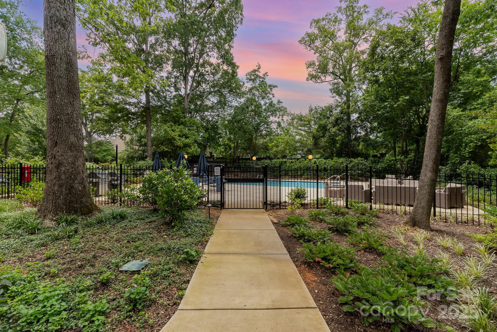 830 Cherokee Road