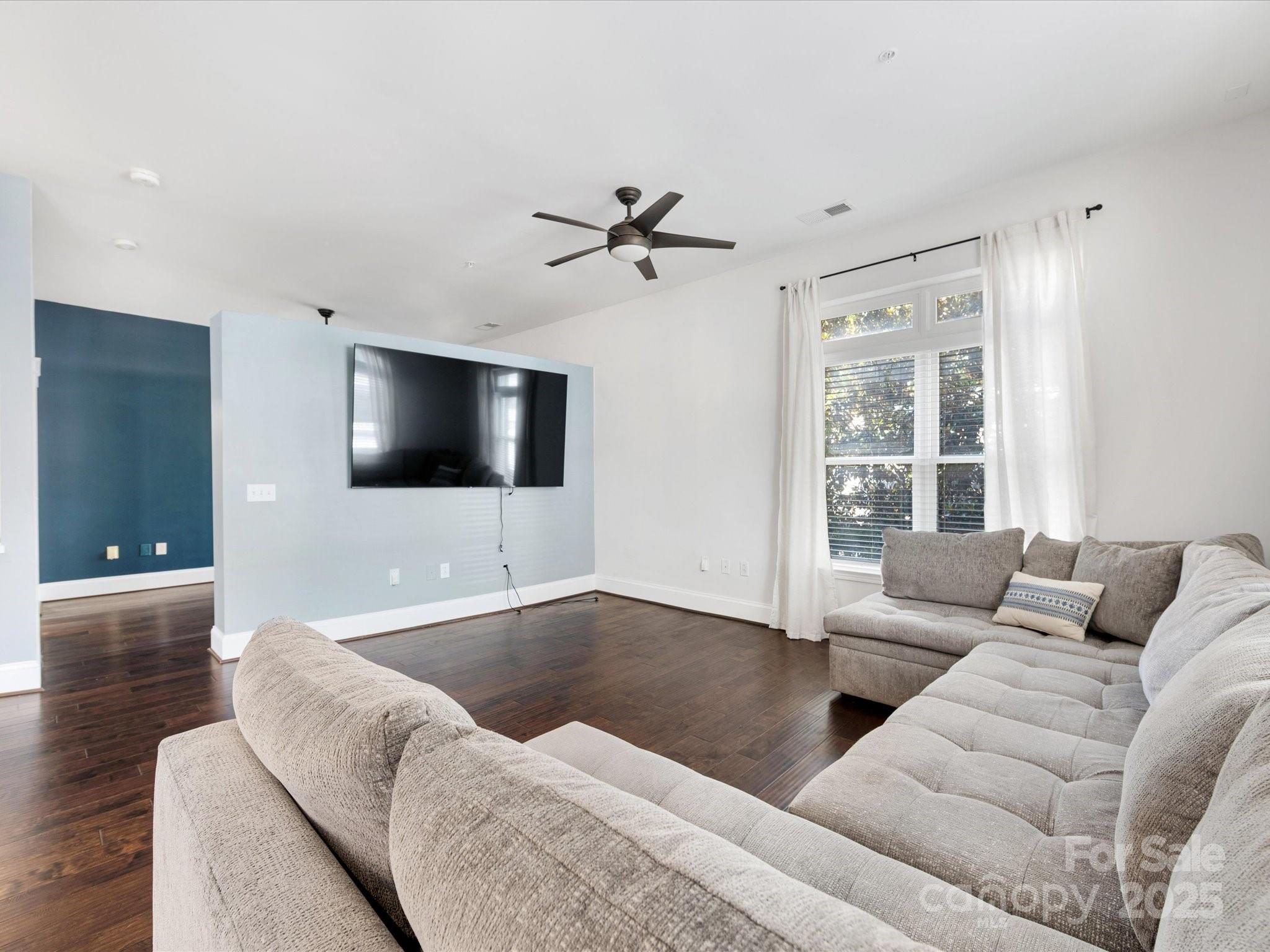 1700 Camden Road Unit: 203