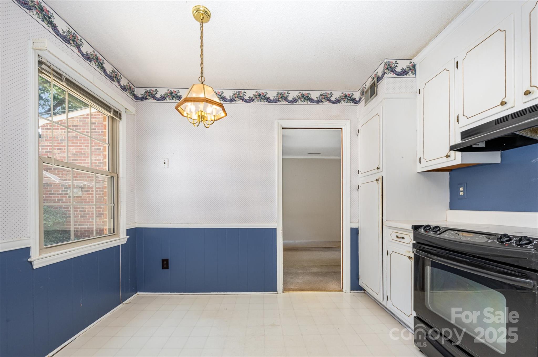 6616 Bunker Hill Circle