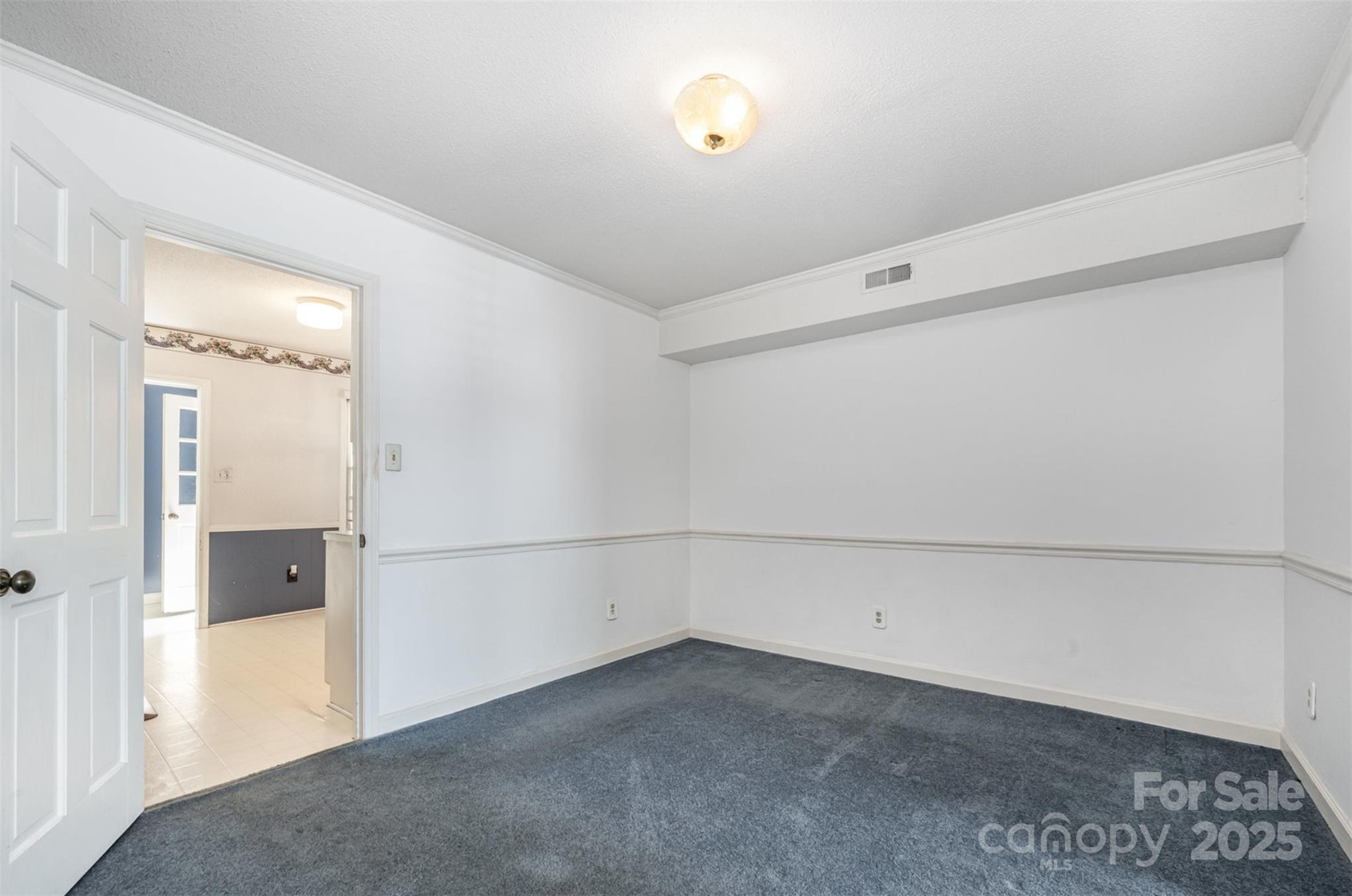 6616 Bunker Hill Circle