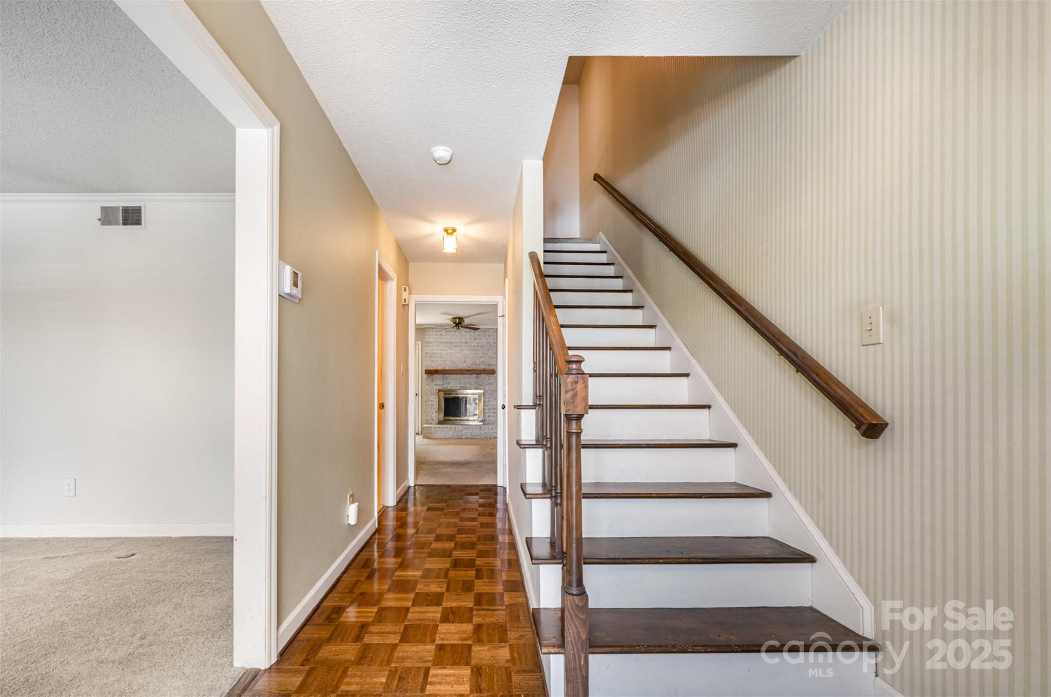 6616 Bunker Hill Circle