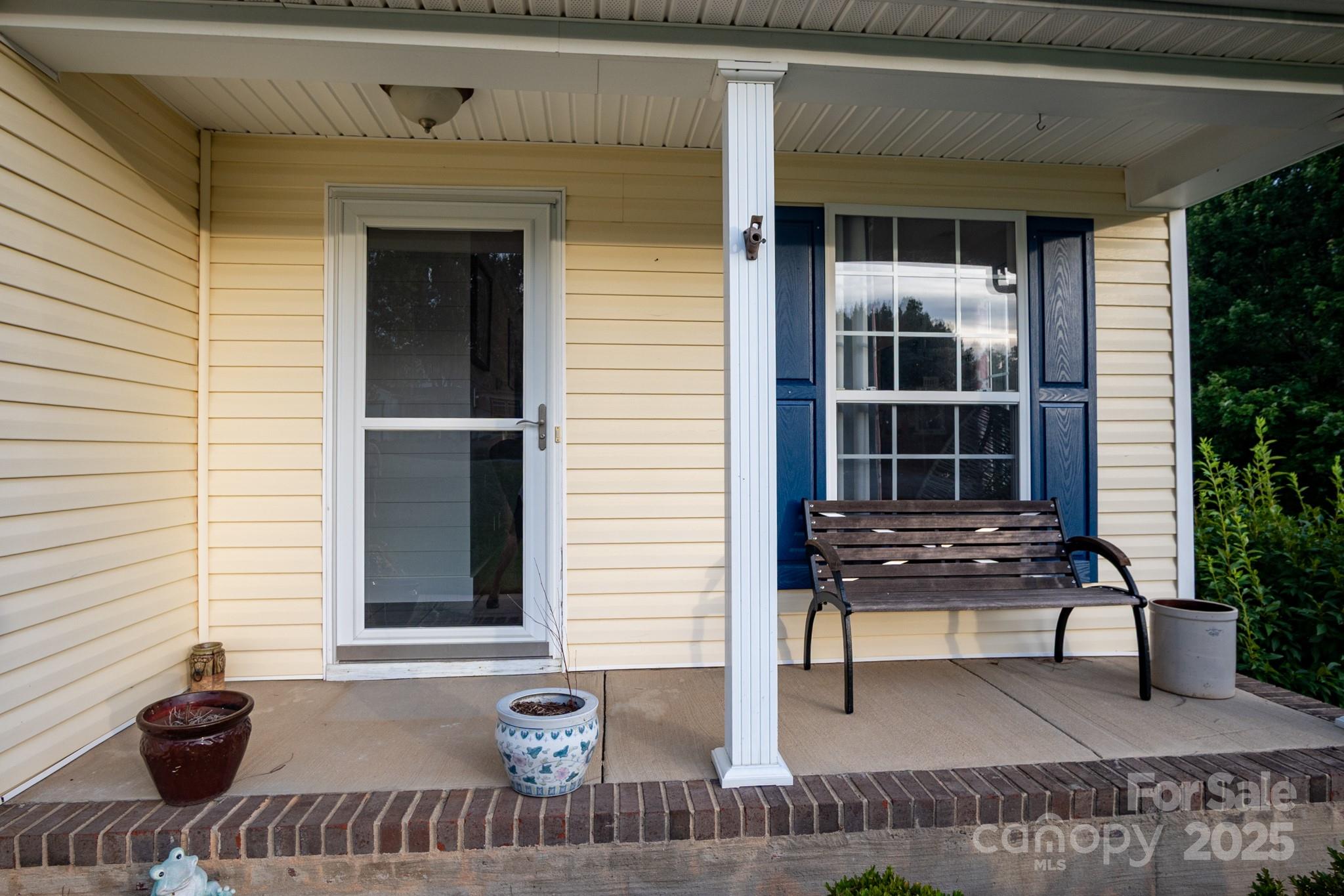 121 S Tanninger Road
