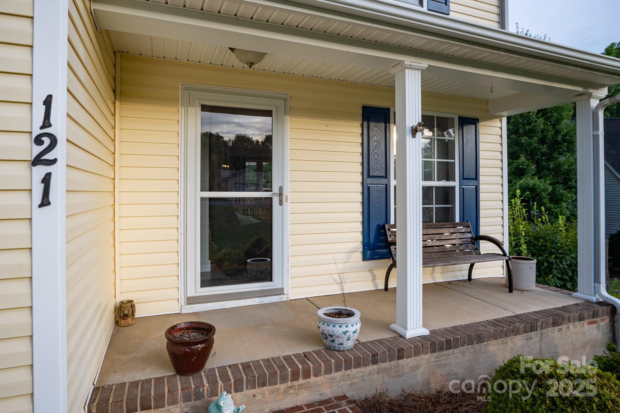 121 S Tanninger Road