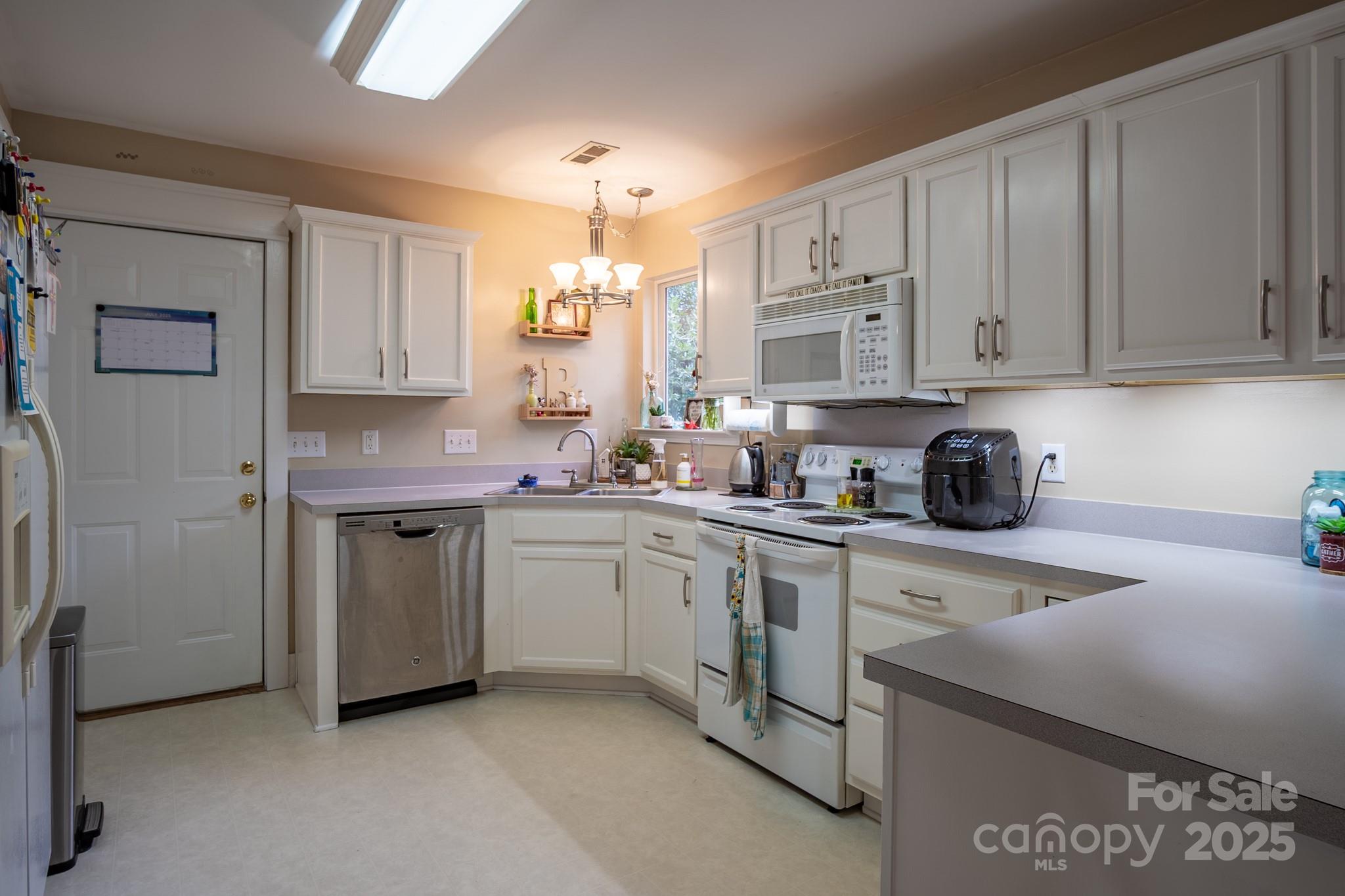121 S Tanninger Road