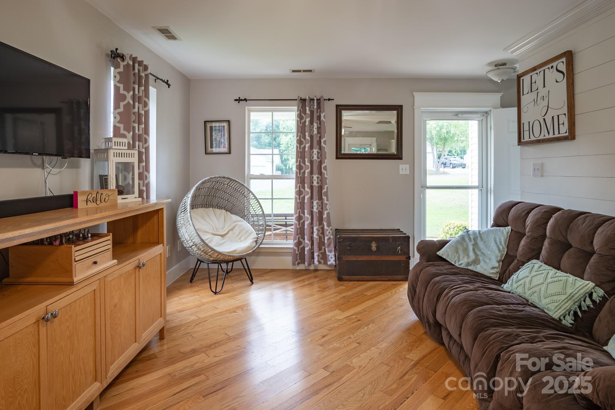 121 S Tanninger Road