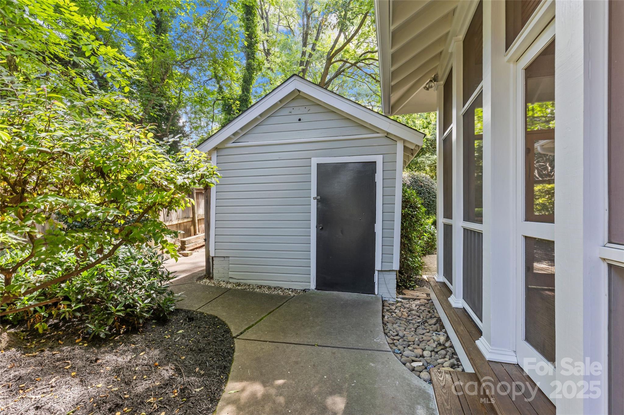 1424 Pecan Avenue