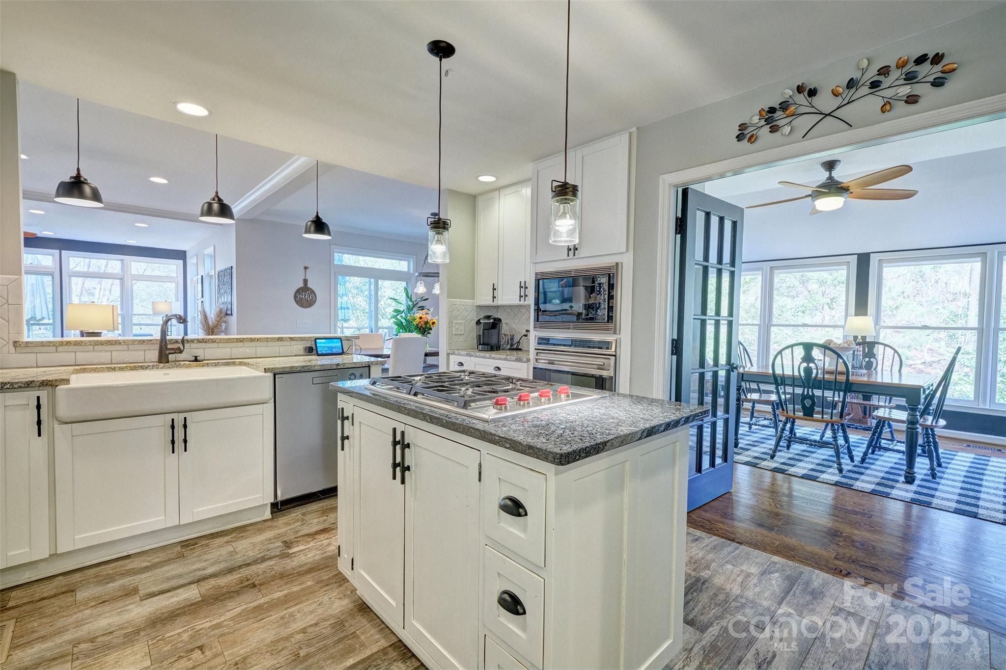 10 Weatherly Way