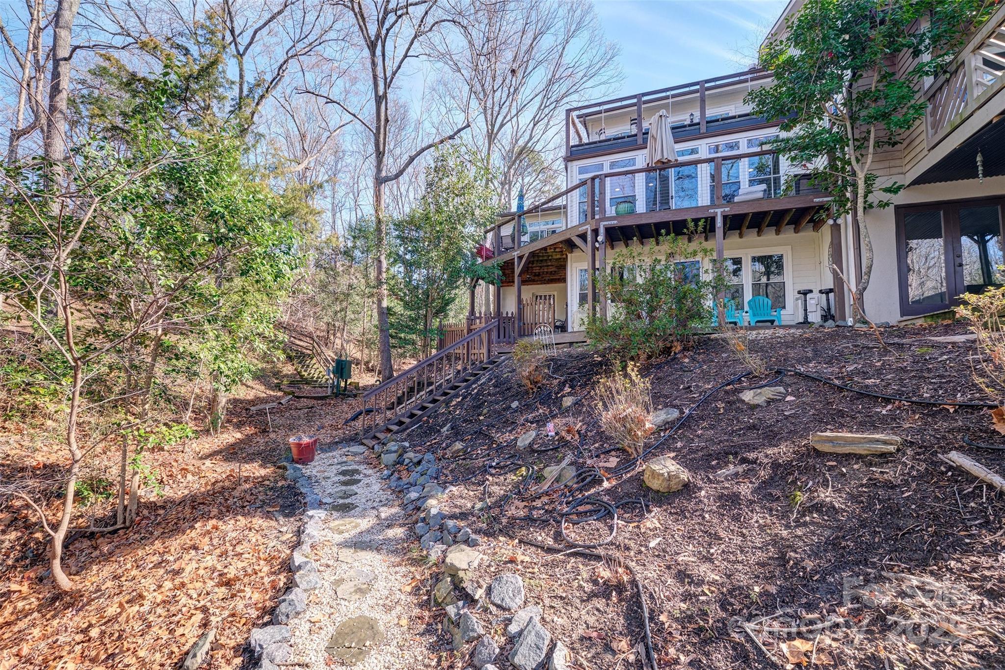 10 Weatherly Way