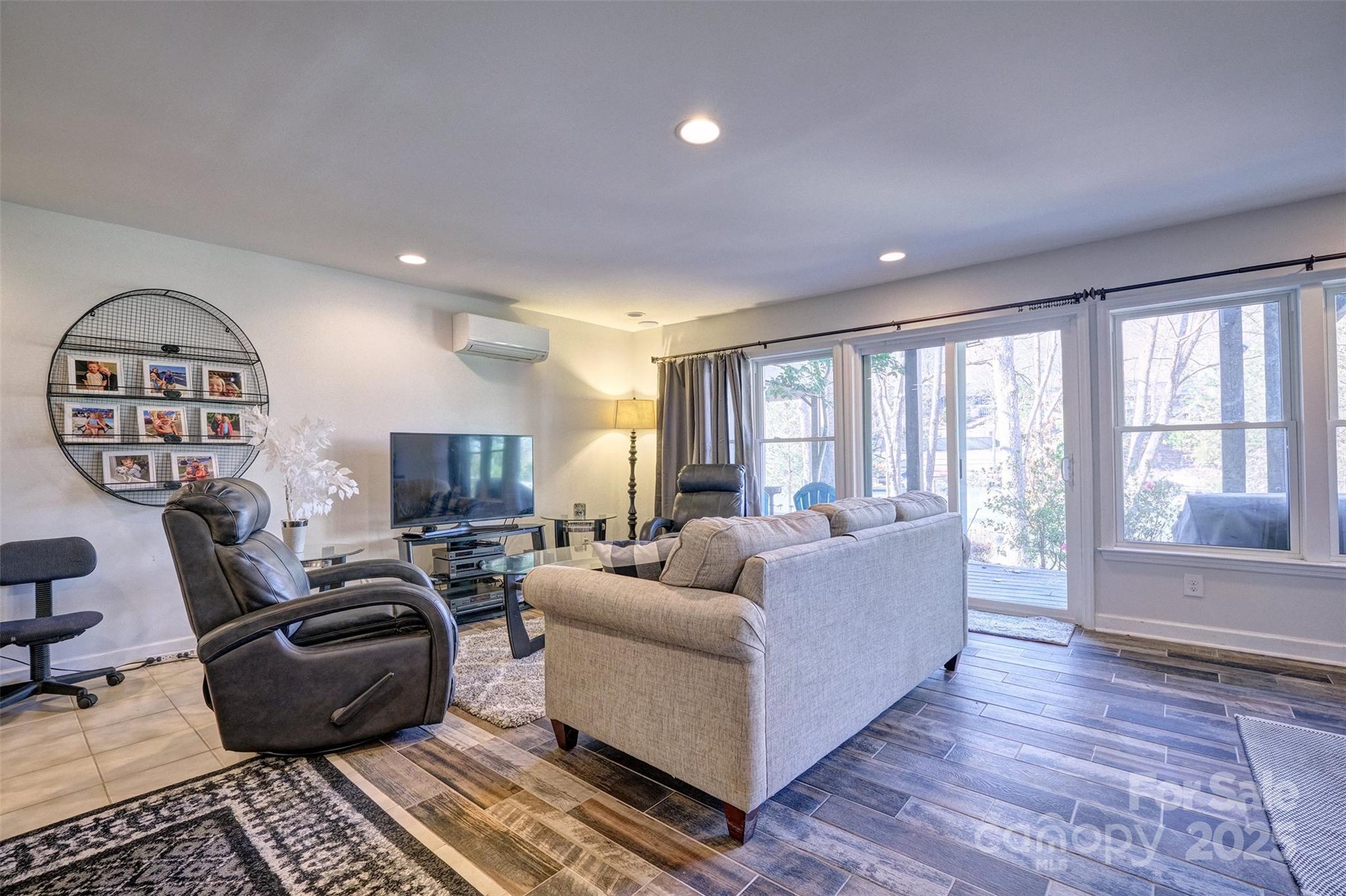 10 Weatherly Way