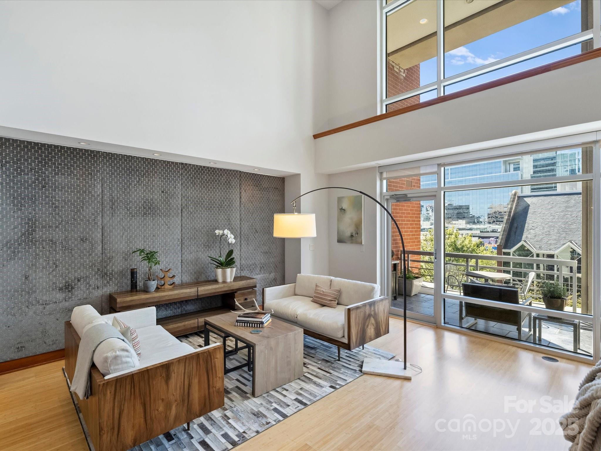 435 S Tryon Street Unit: 307