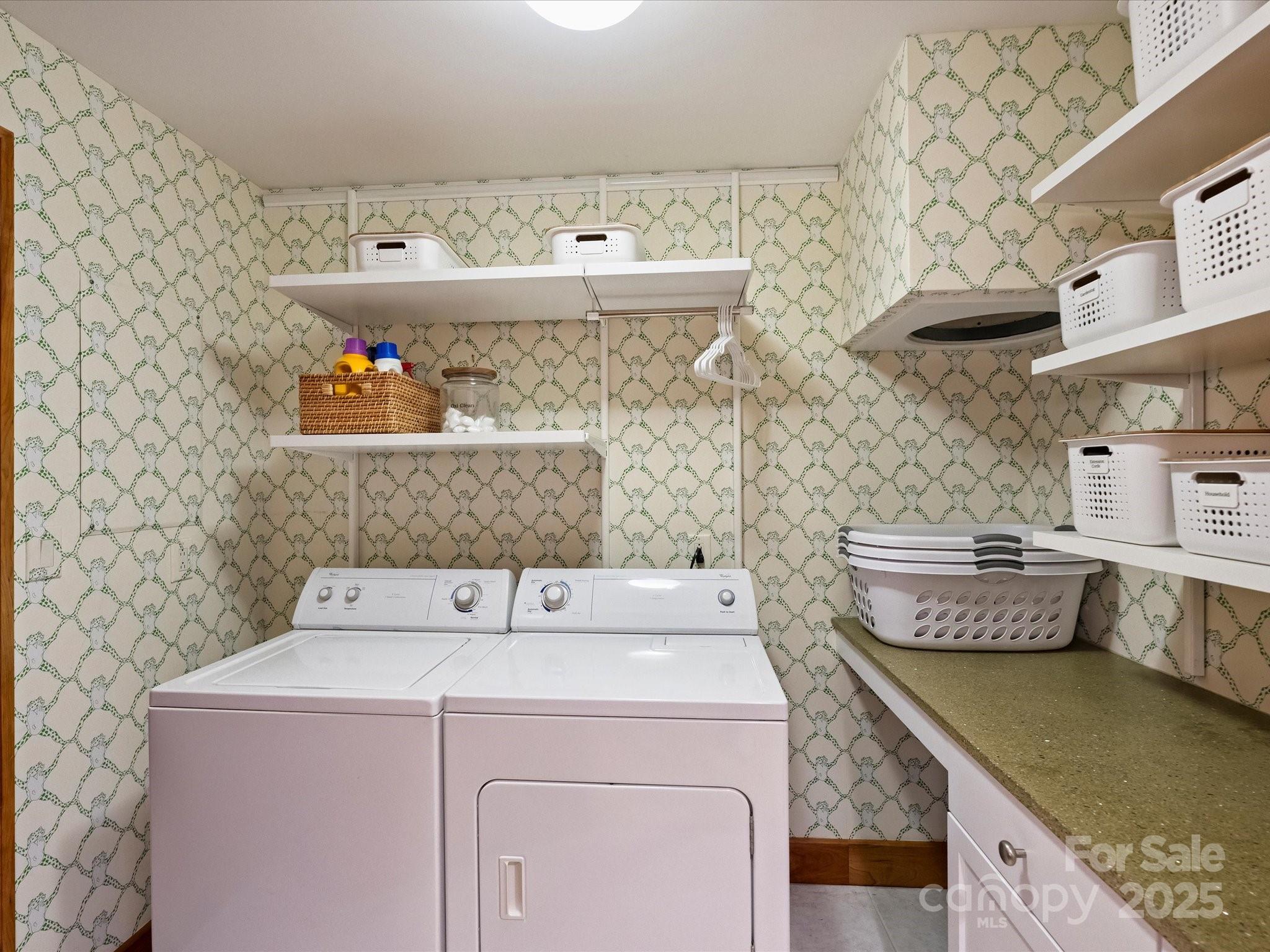 435 S Tryon Street Unit: 307