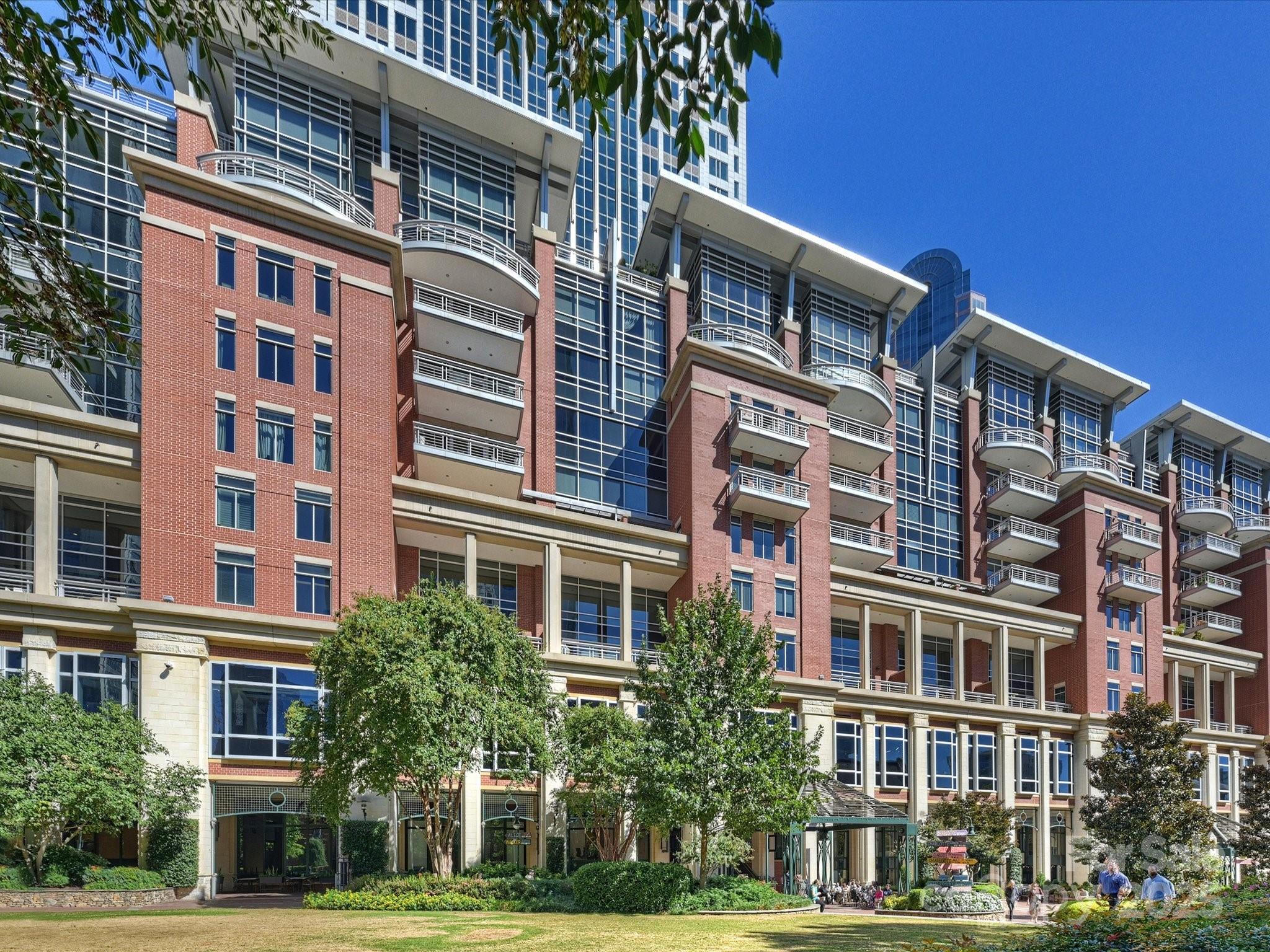 435 S Tryon Street Unit: 307
