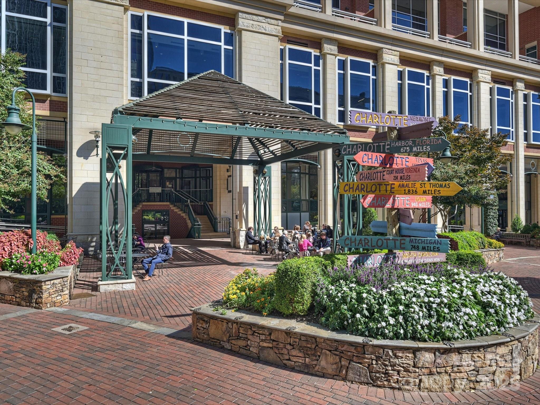 435 S Tryon Street Unit: 307