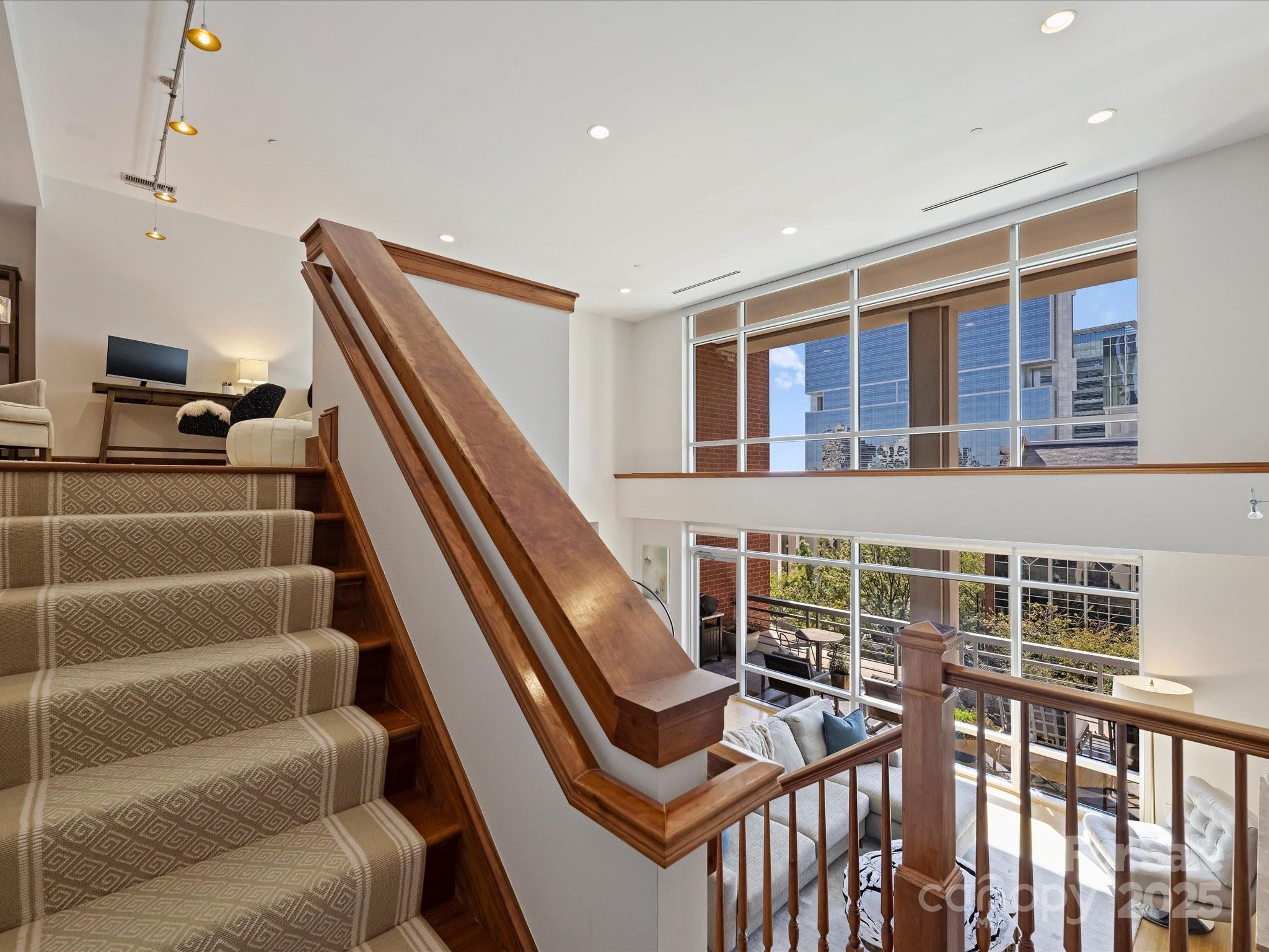 435 S Tryon Street Unit: 307