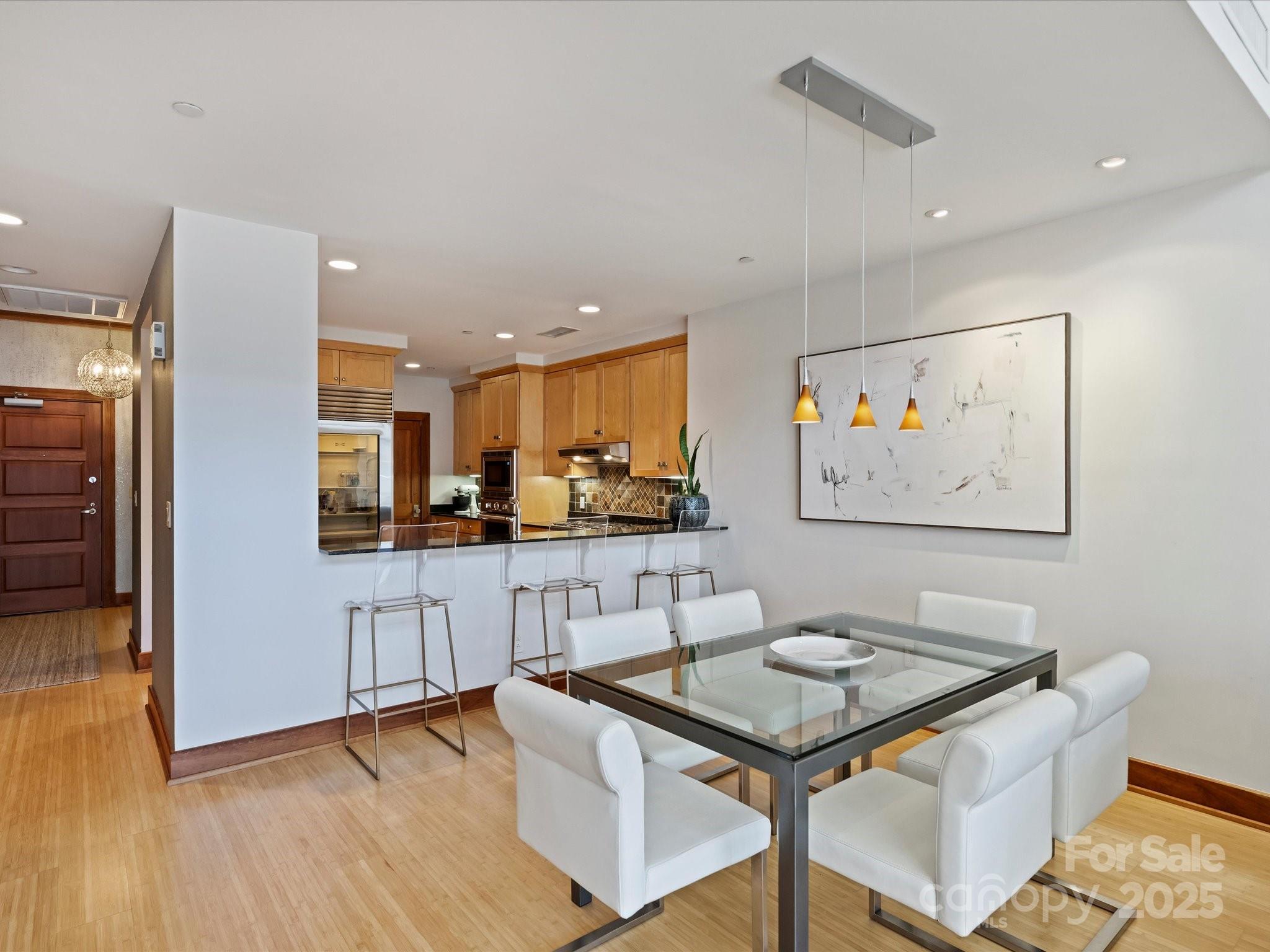 435 S Tryon Street Unit: 307