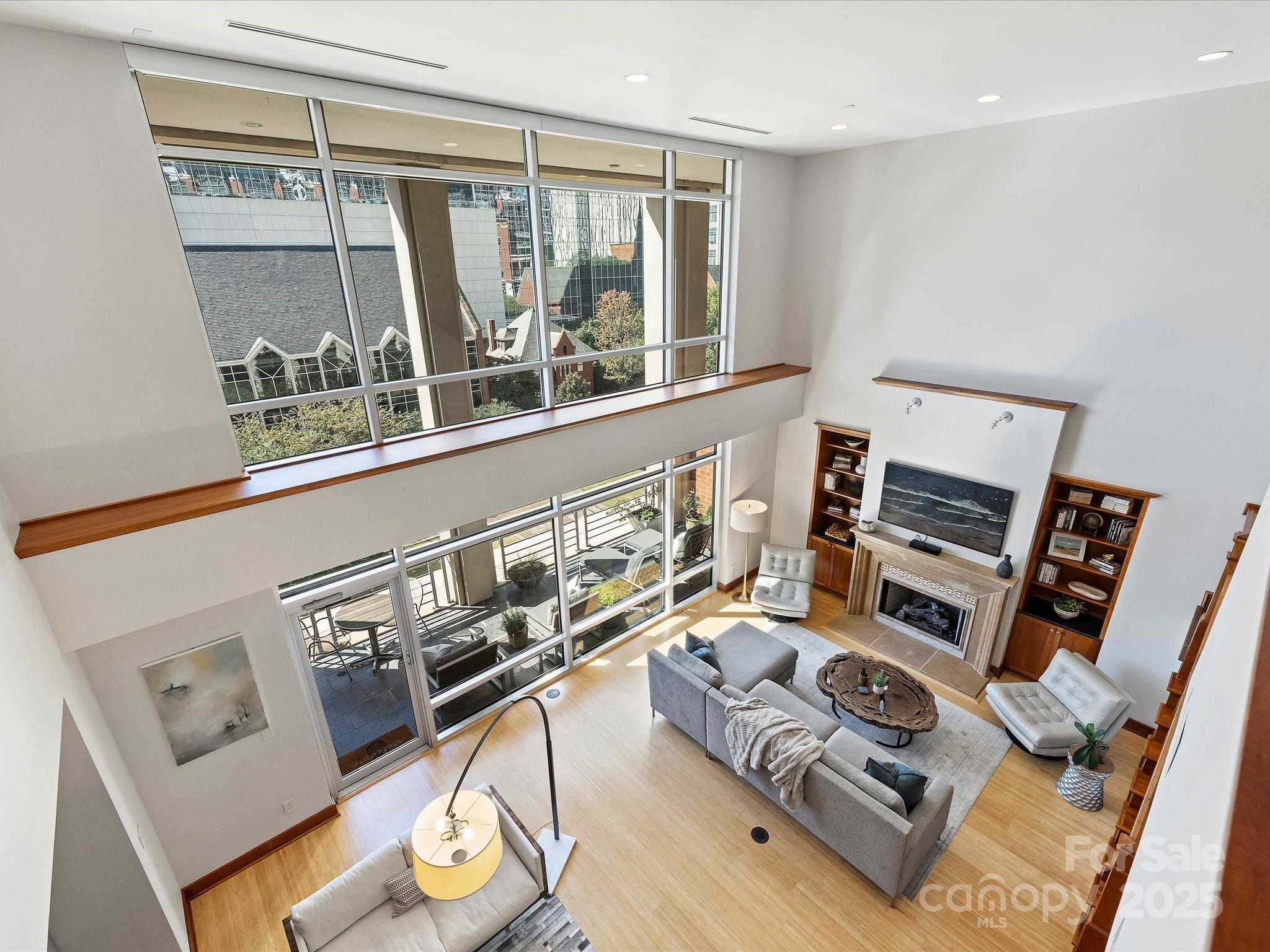 435 S Tryon Street Unit: 307