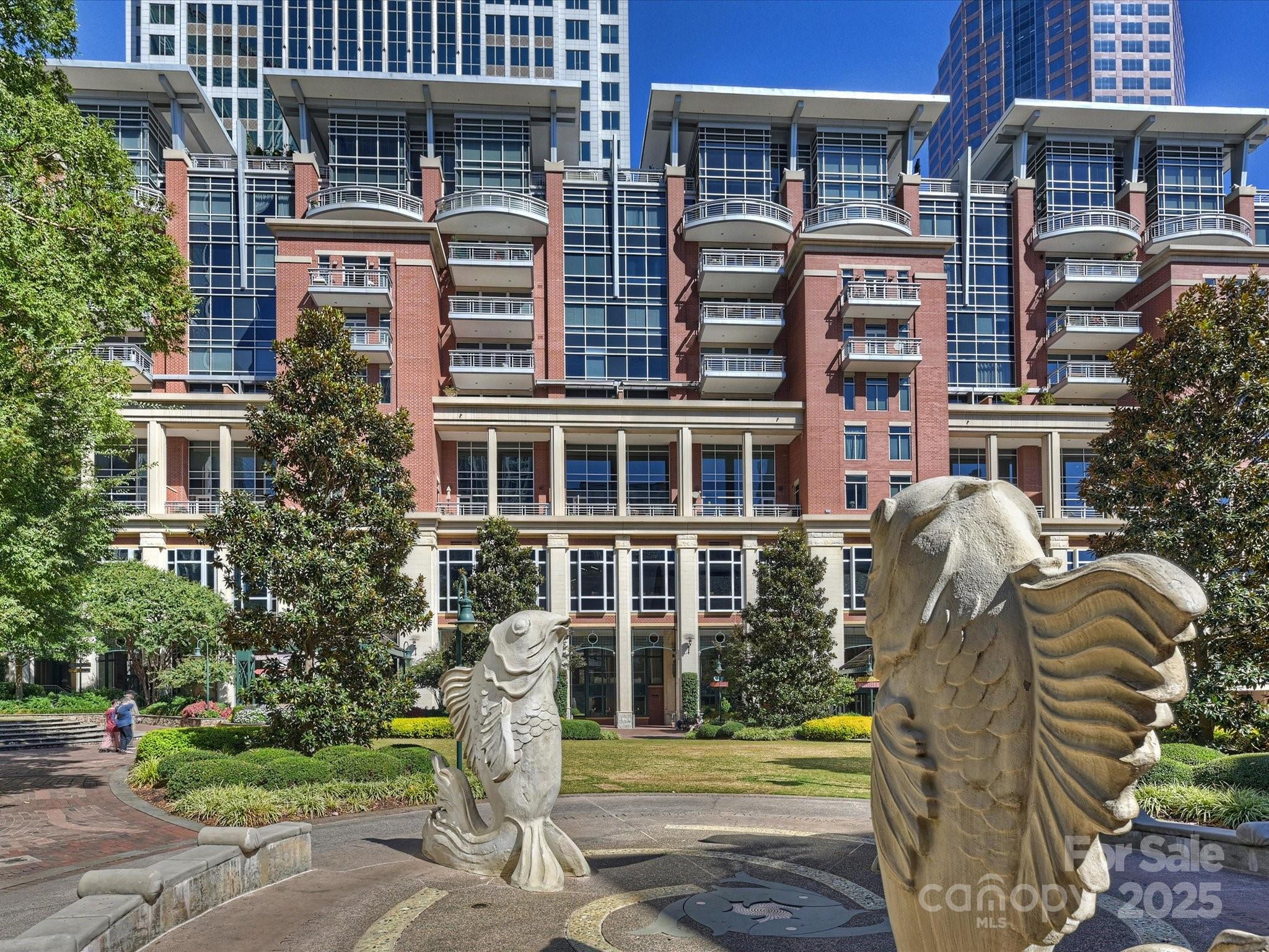 435 S Tryon Street Unit: 307