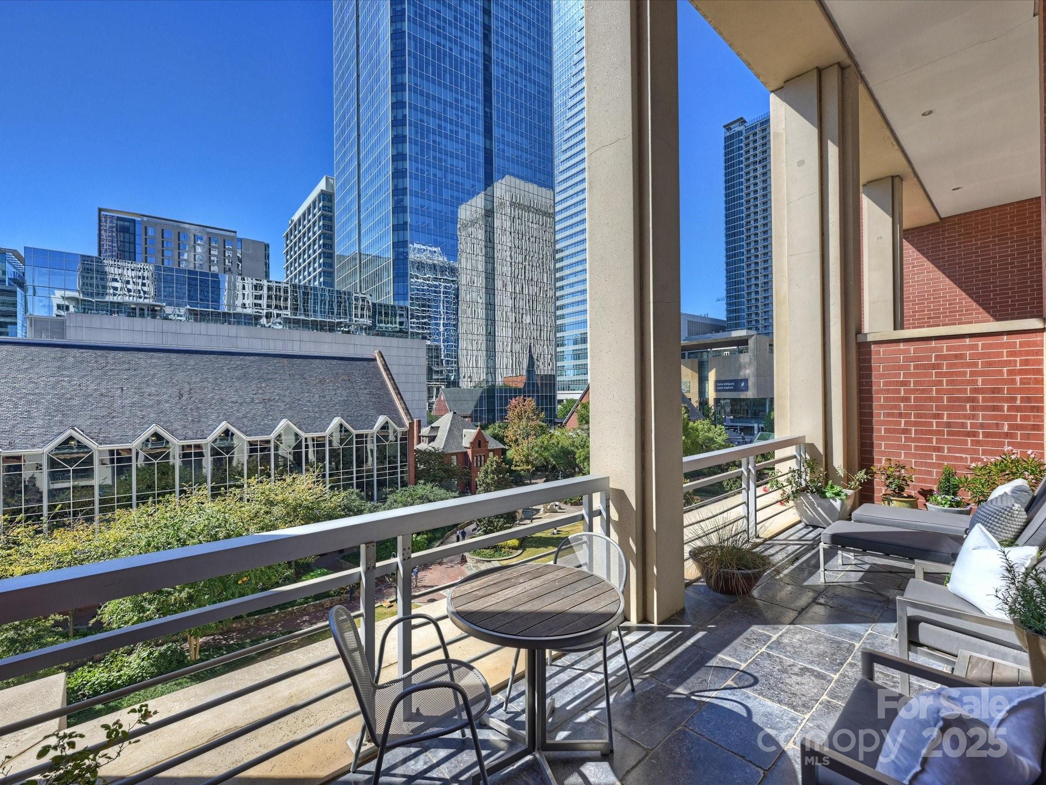 435 S Tryon Street Unit: 307