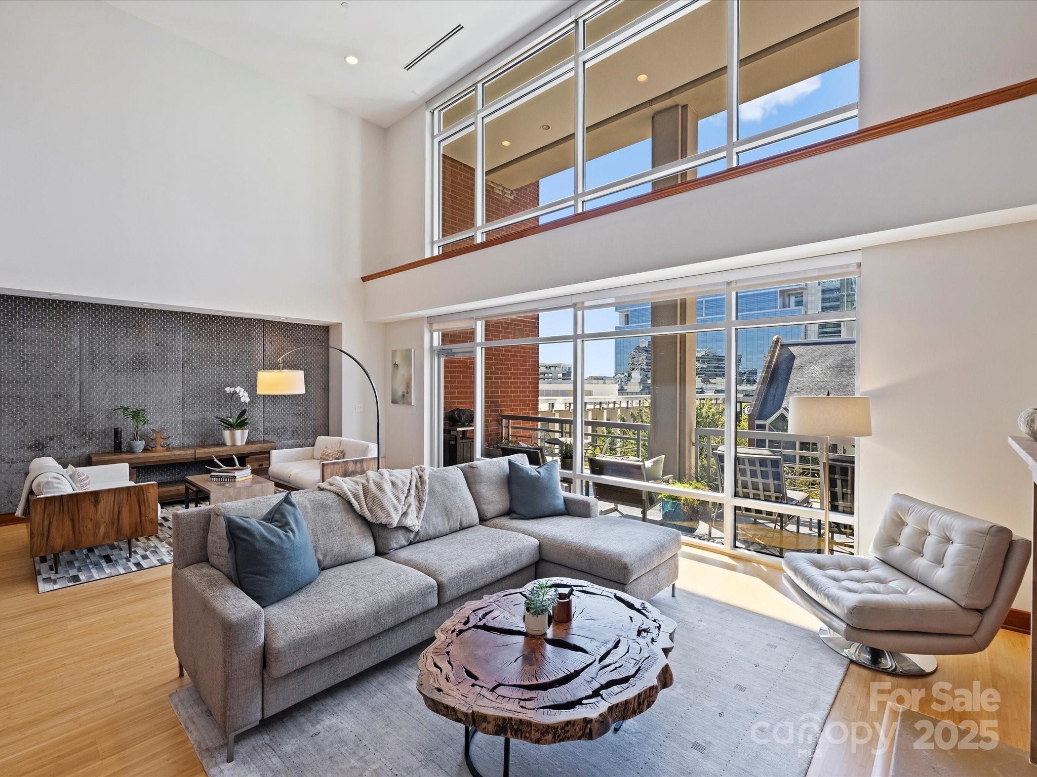 435 S Tryon Street Unit: 307