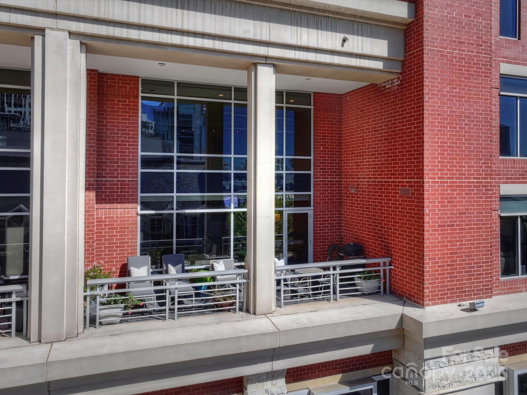 435 S Tryon Street Unit: 307