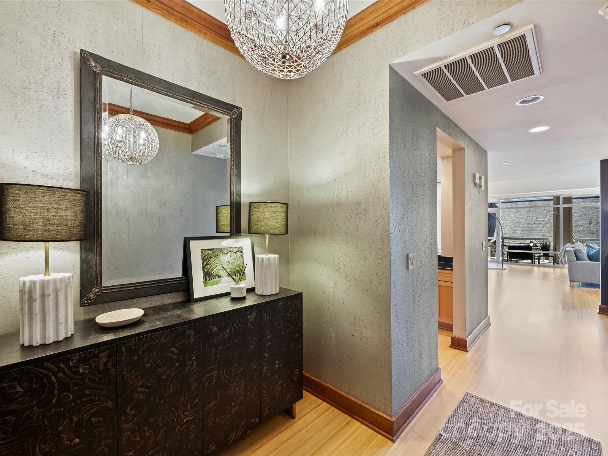 435 S Tryon Street Unit: 307