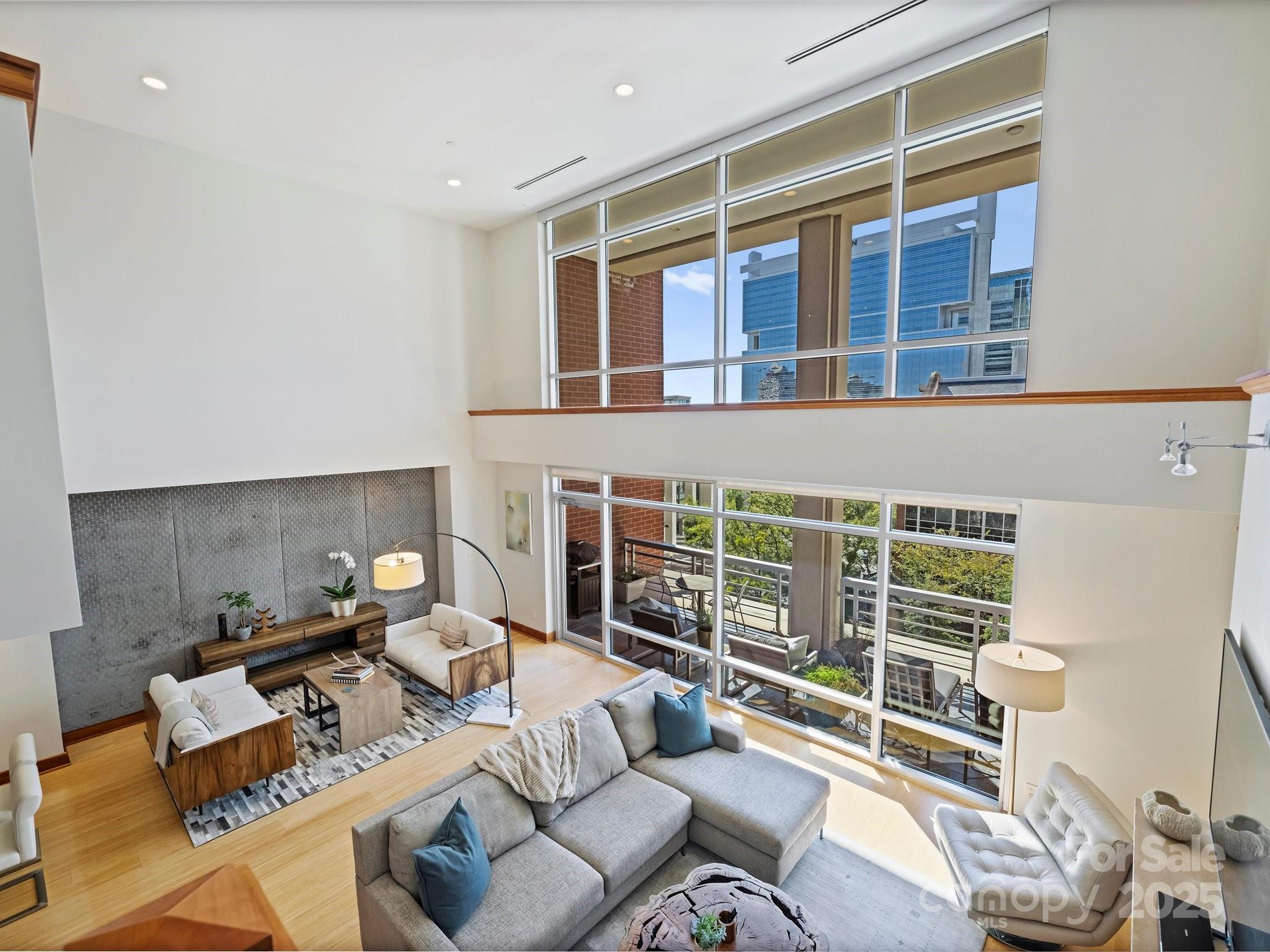 435 S Tryon Street Unit: 307