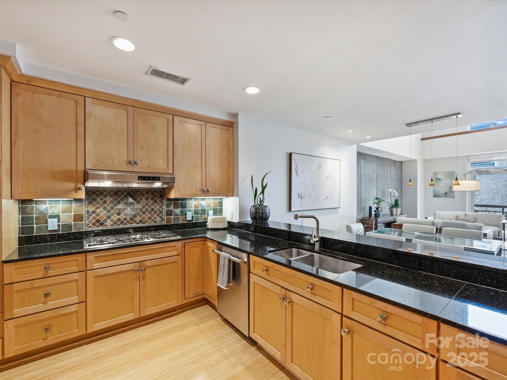435 S Tryon Street Unit: 307