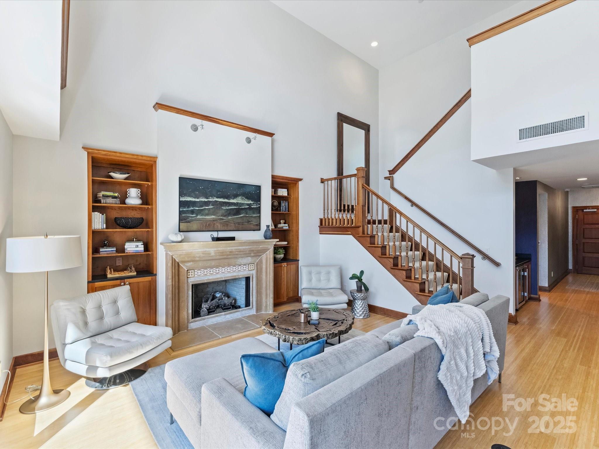 435 S Tryon Street Unit: 307