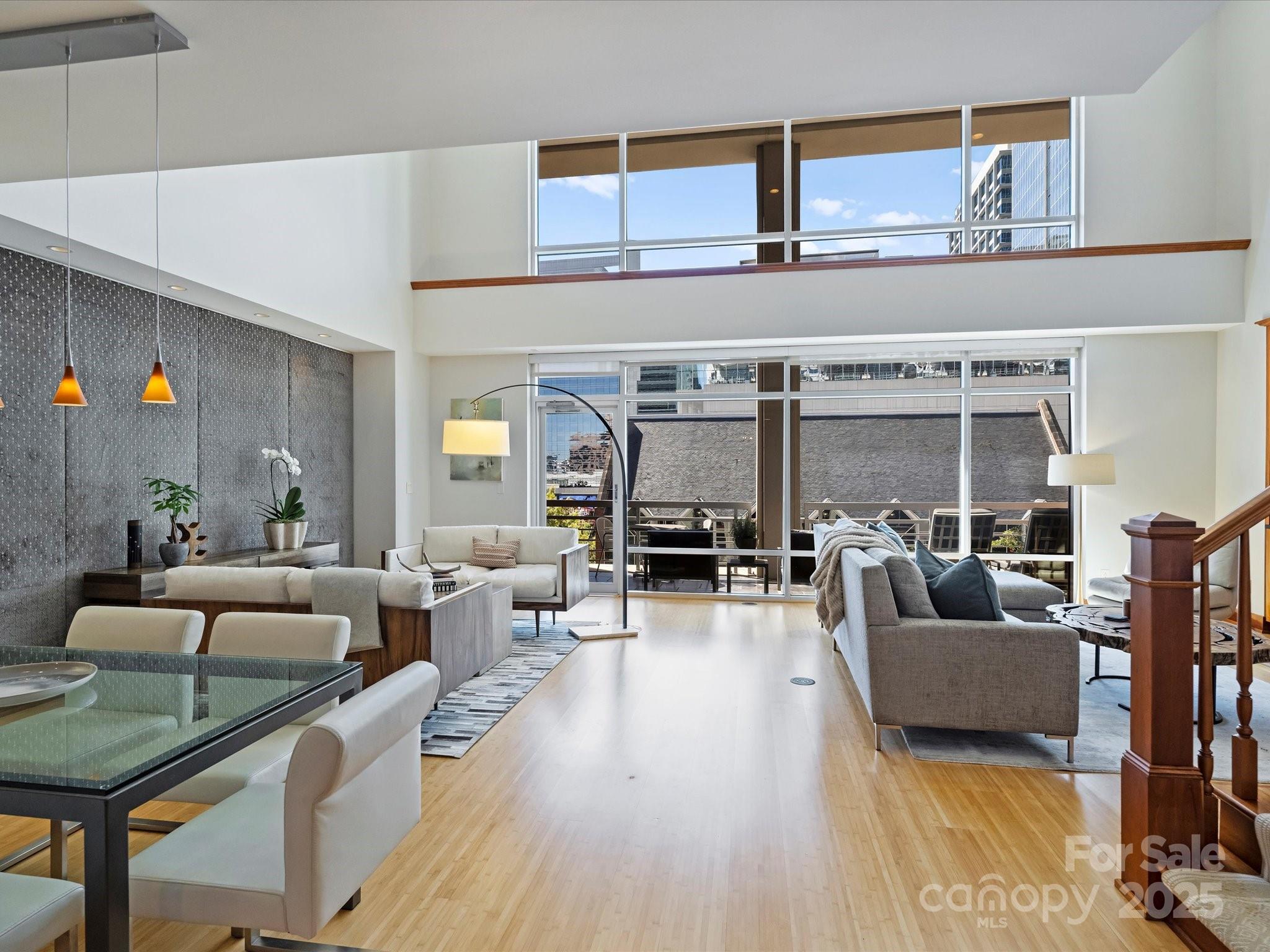 435 S Tryon Street Unit: 307