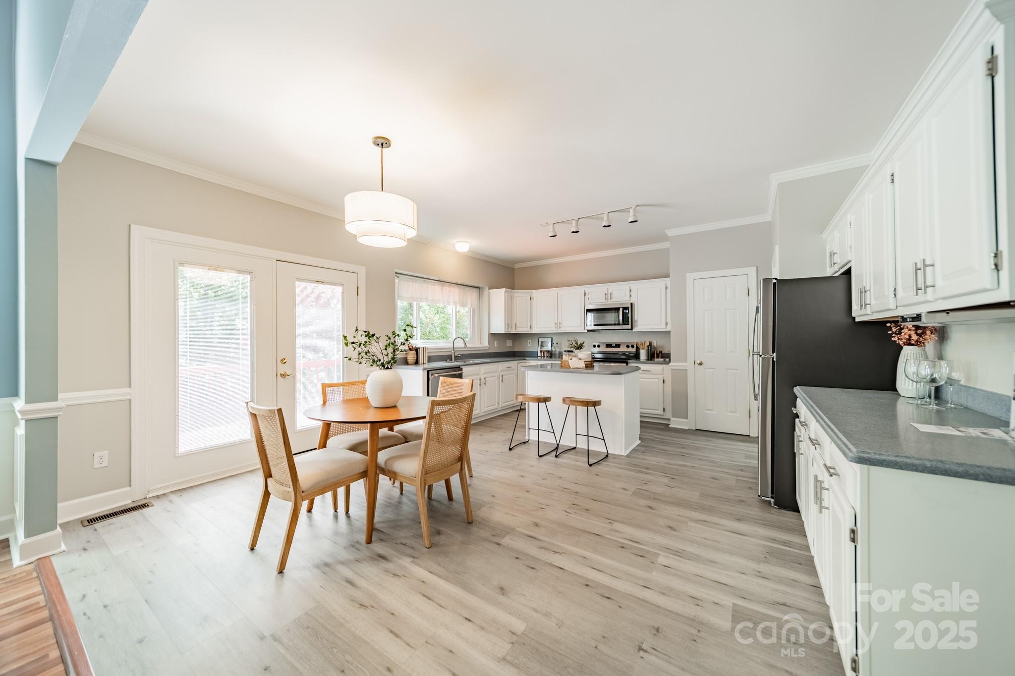 4900 Ridgetop Trail