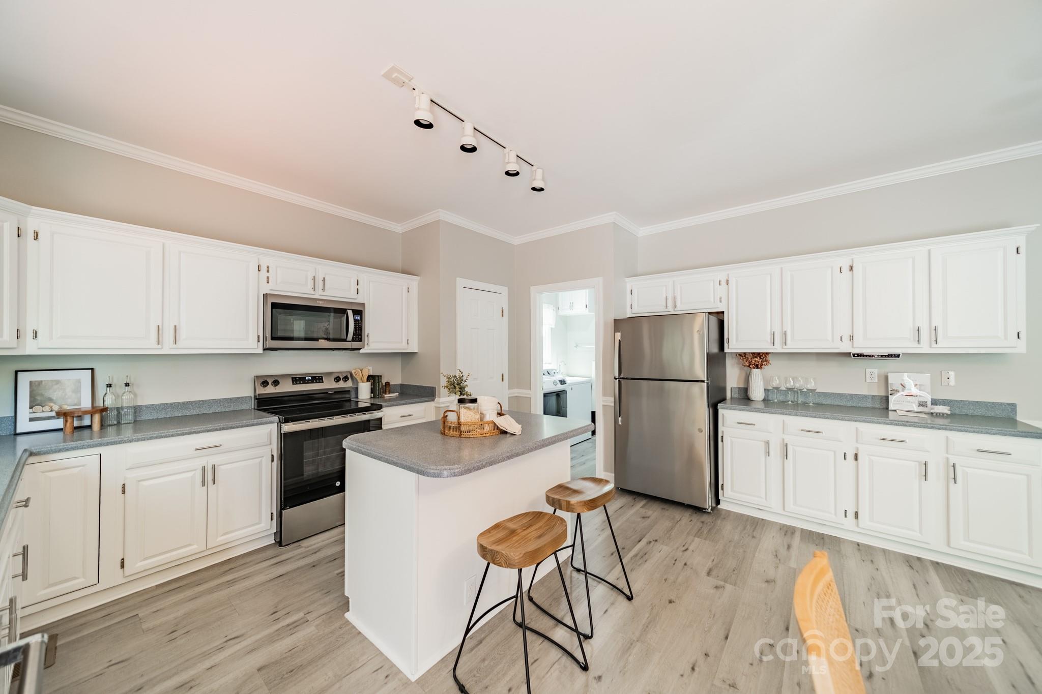 4900 Ridgetop Trail