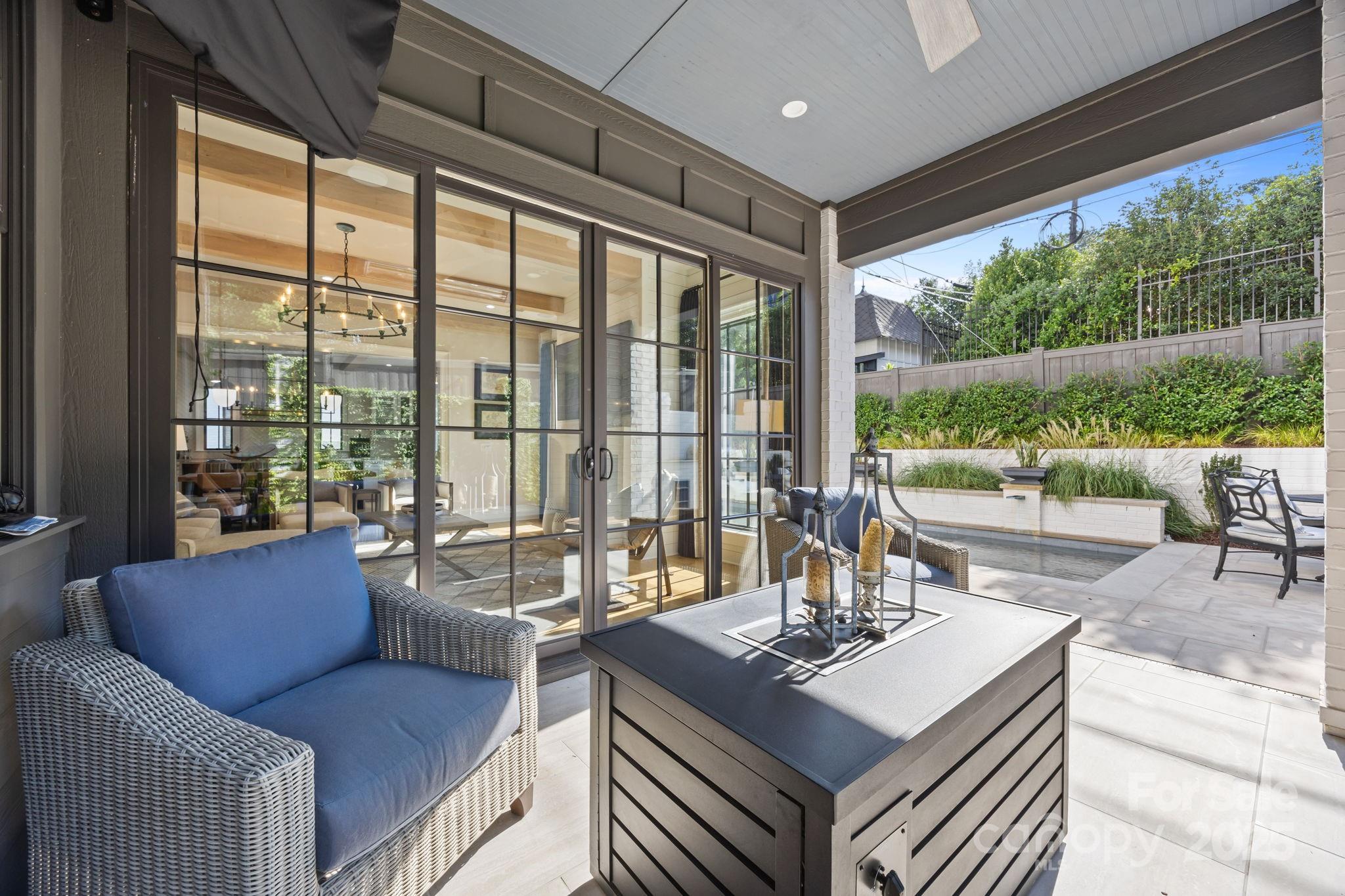 1215 S Kings Drive