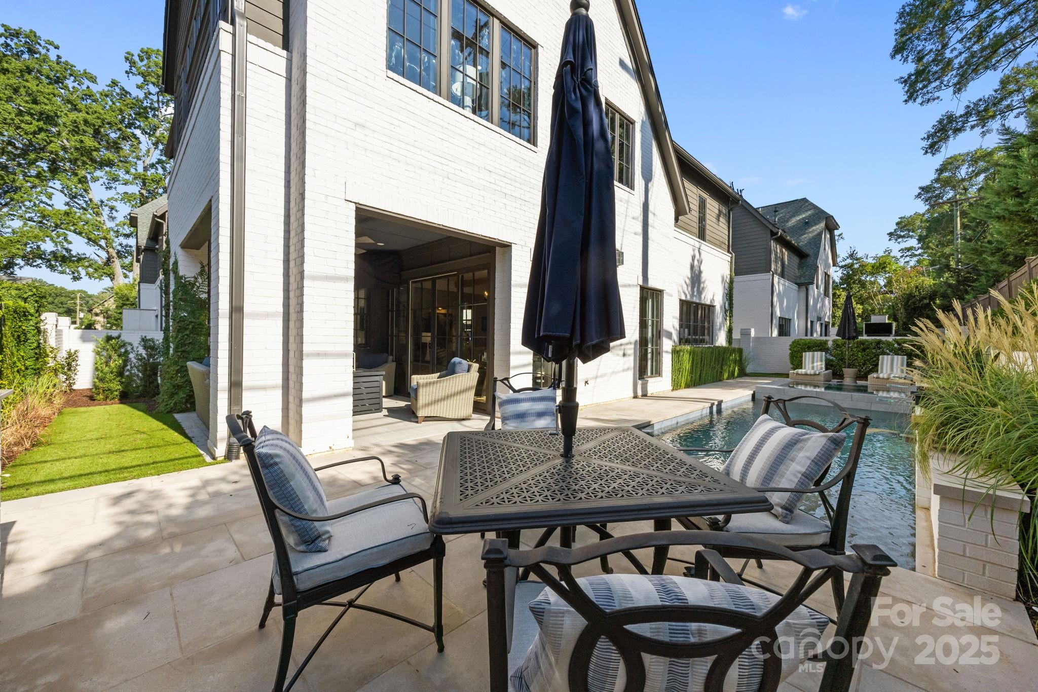1215 S Kings Drive