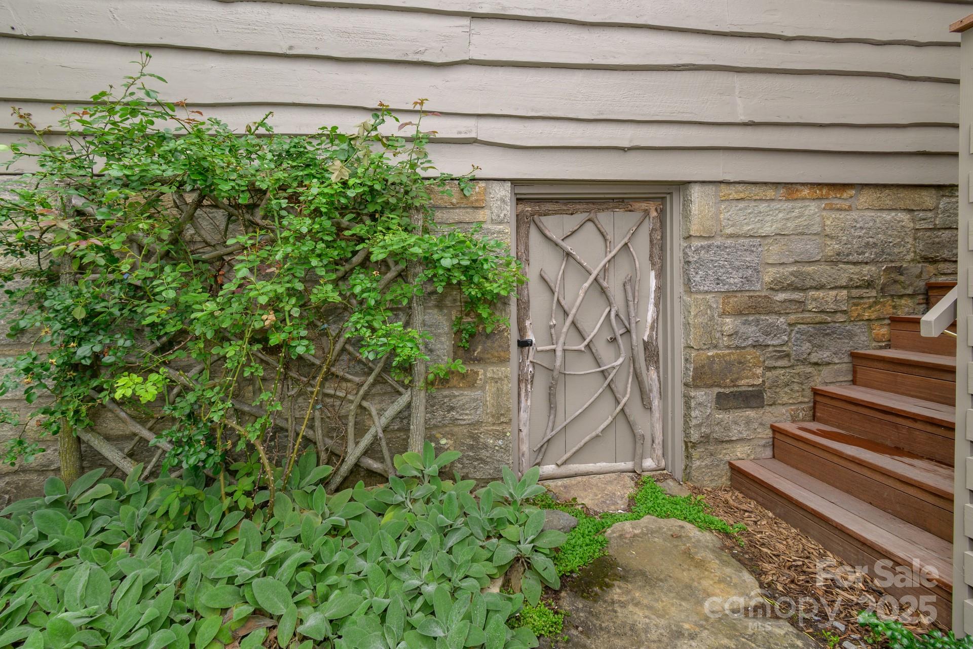 346 Tarry Acres Circle