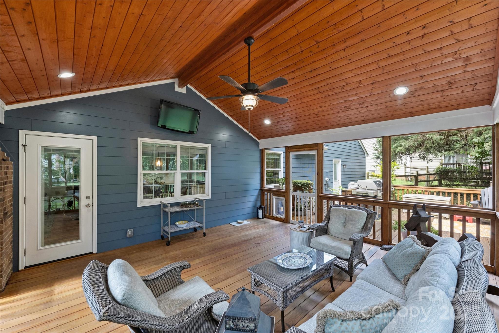 8520 Golf Ridge Drive