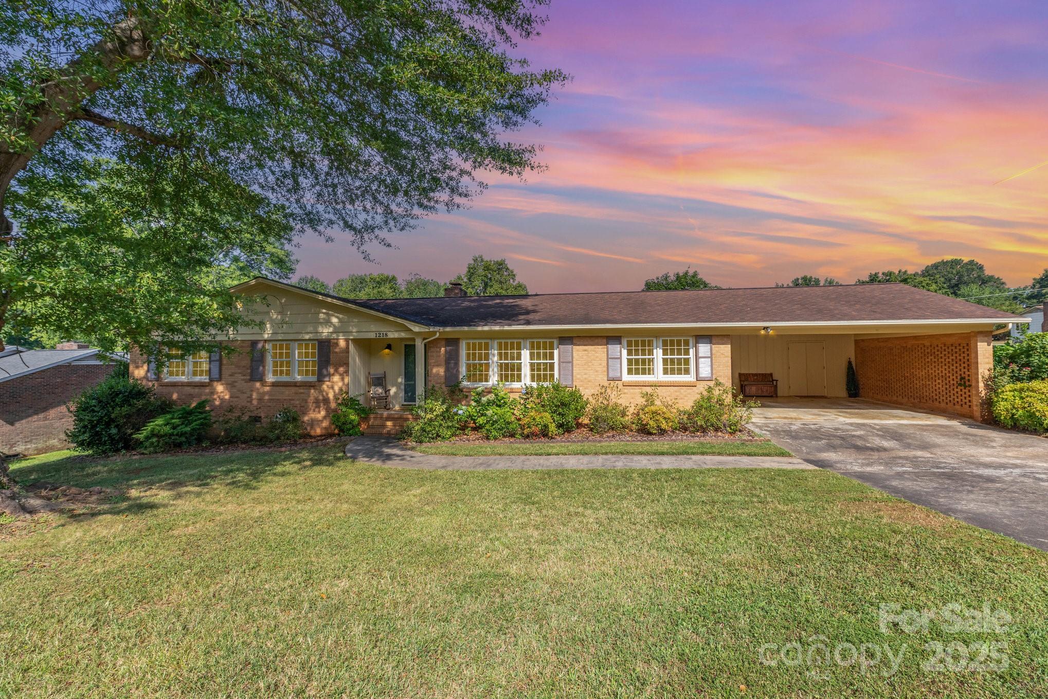 1218 Westwood Drive