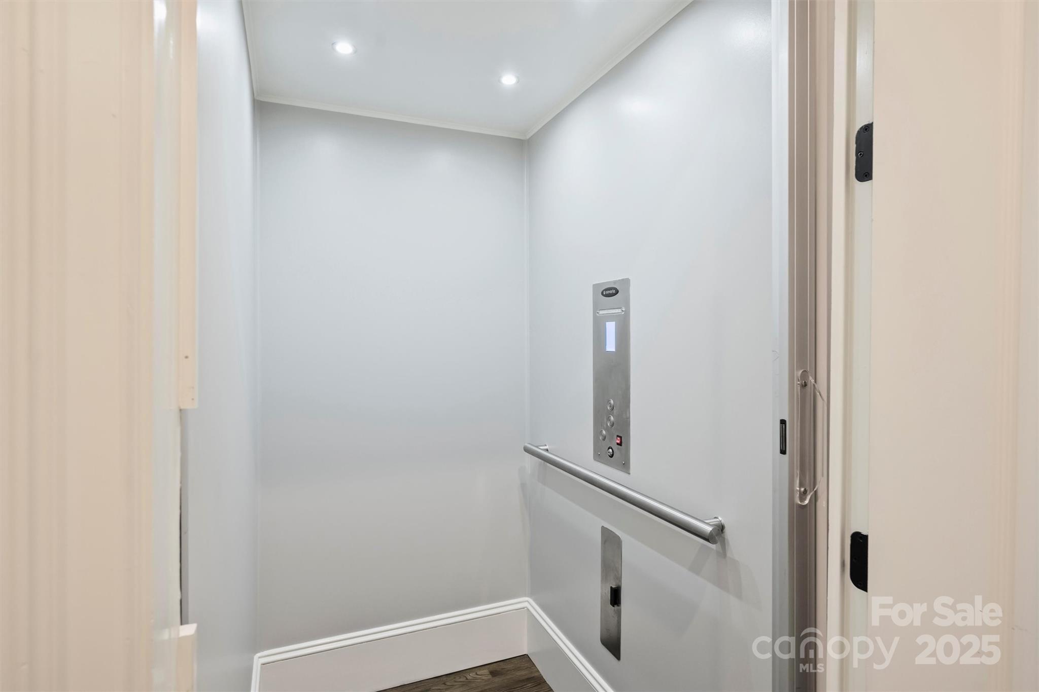 1869 Queens Road W